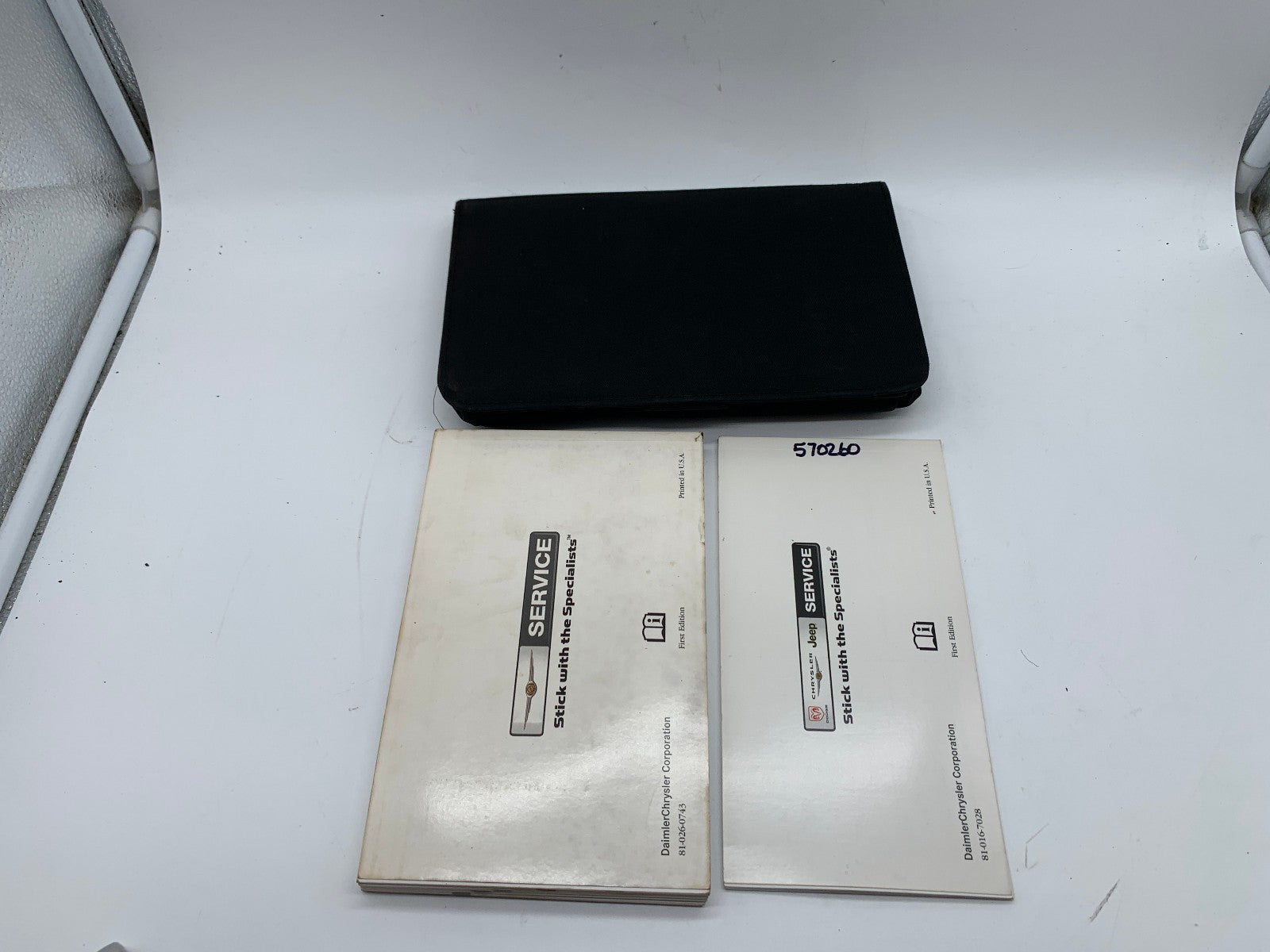 2007 Chrysler 300 Owners Manual Set with Case OEM D03B38003