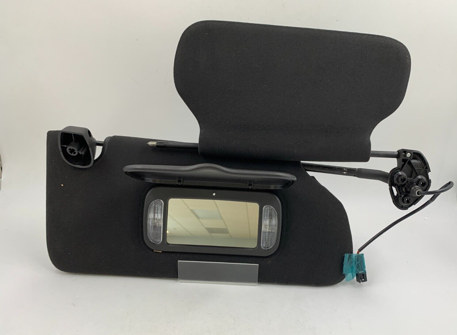 2006-2007 Cadillac DTS Passenger Sun Visor Black Illuminated OEM B01B27083