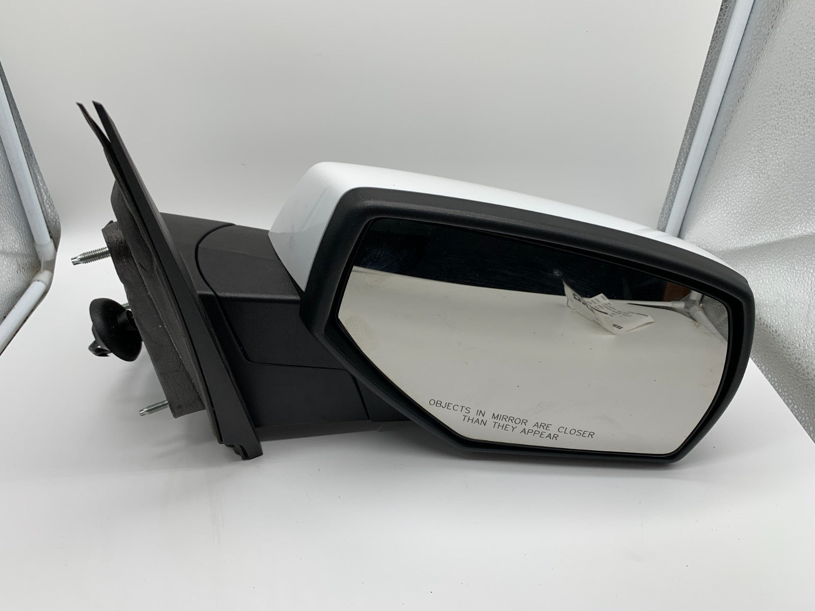 2014-2019 Chevrolet Silverado 1500 Passenger Side Power Door Mirror C03B52001