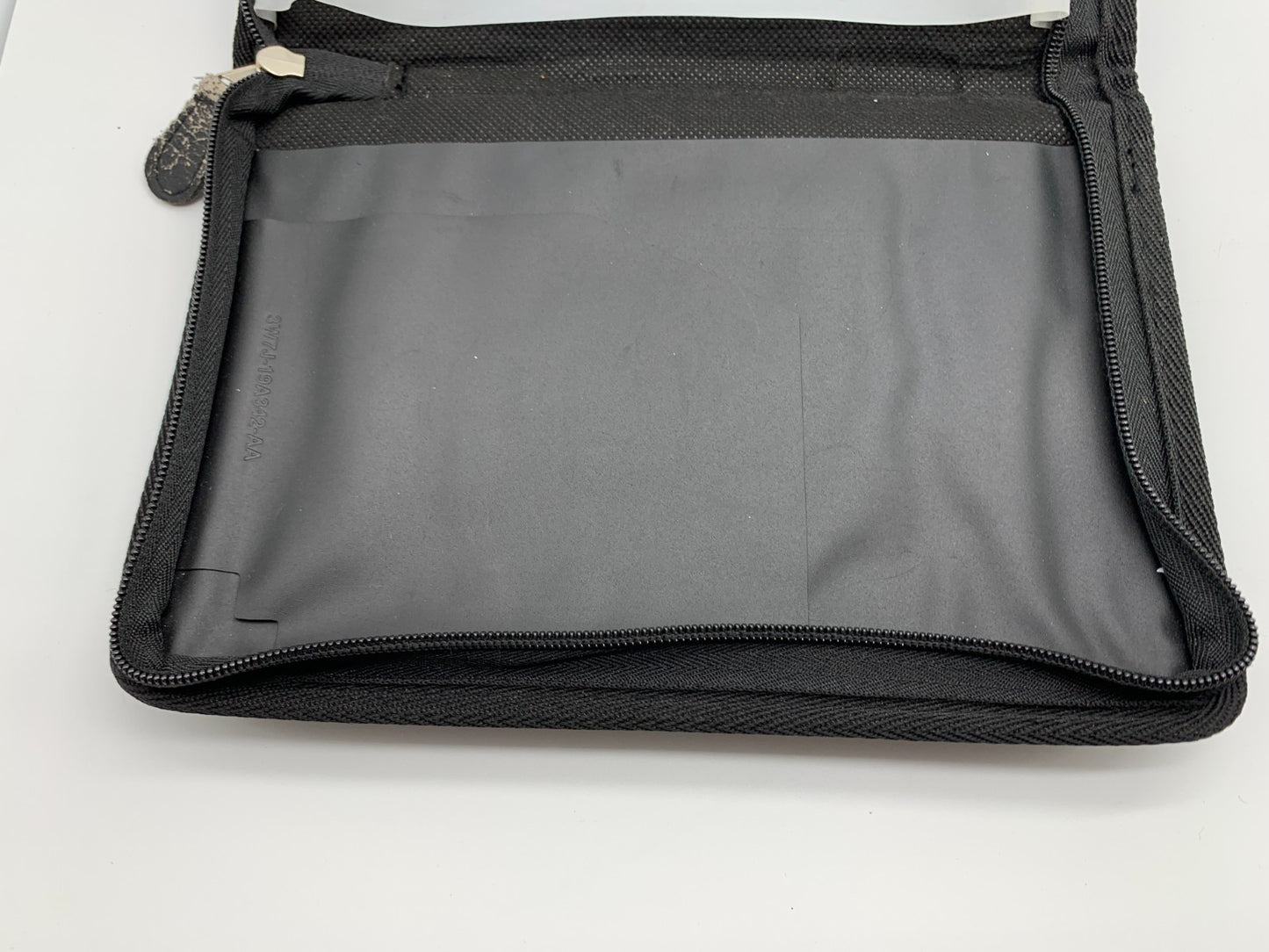 2003 Ford Focus Owners Manual Set with Case OEM B04B04071