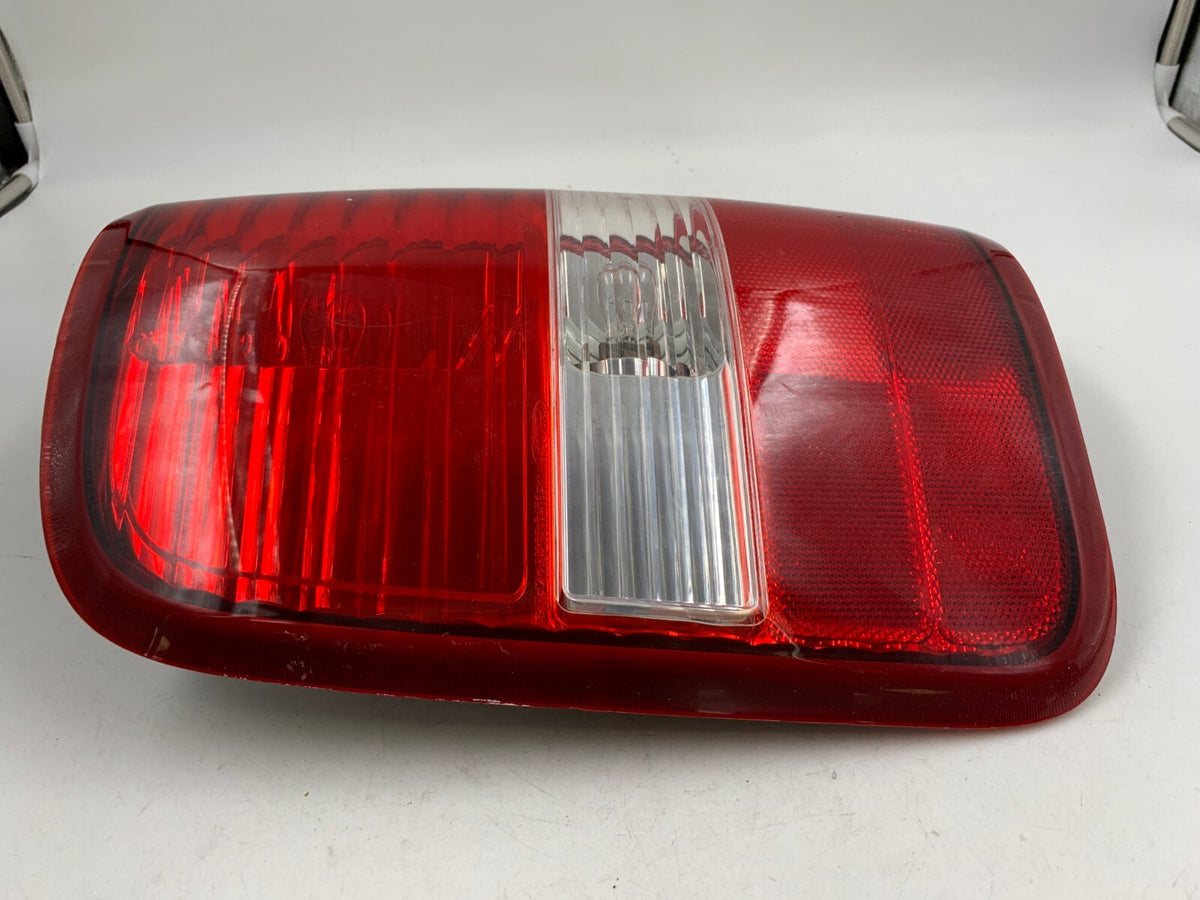 2004-2008 Ford F150 Passenger Side Tail Light Taillight OEM C01B27005