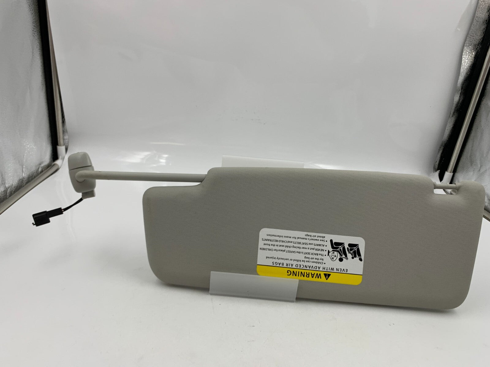 2012-2020 Volkswagen Passat Passenger Sunvisor Gray Illumination OEM E02B21058