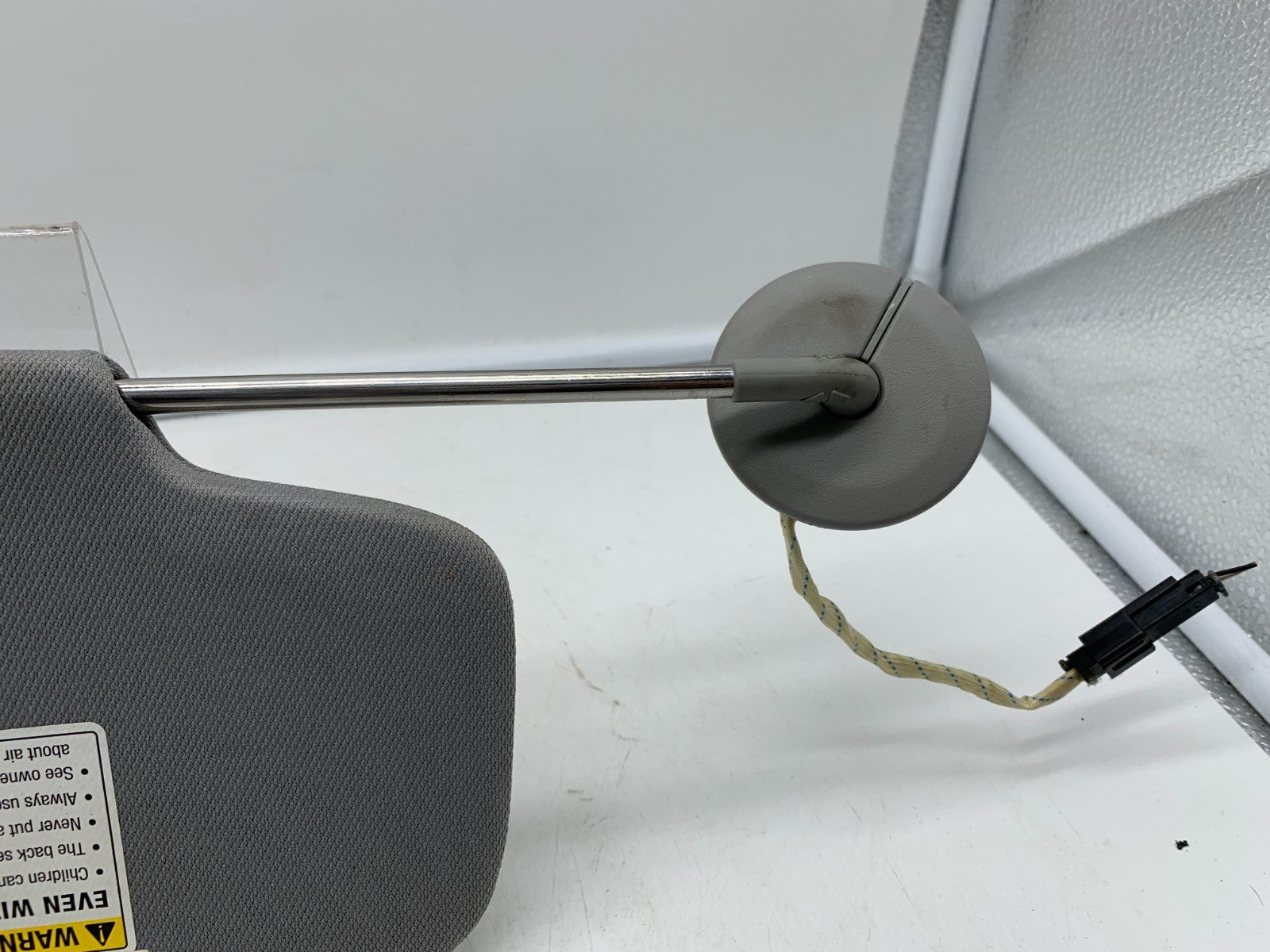 2018-2019 Chevrolet Equinox Driver Sun Visor Gray Illuminated OEM A03B14059