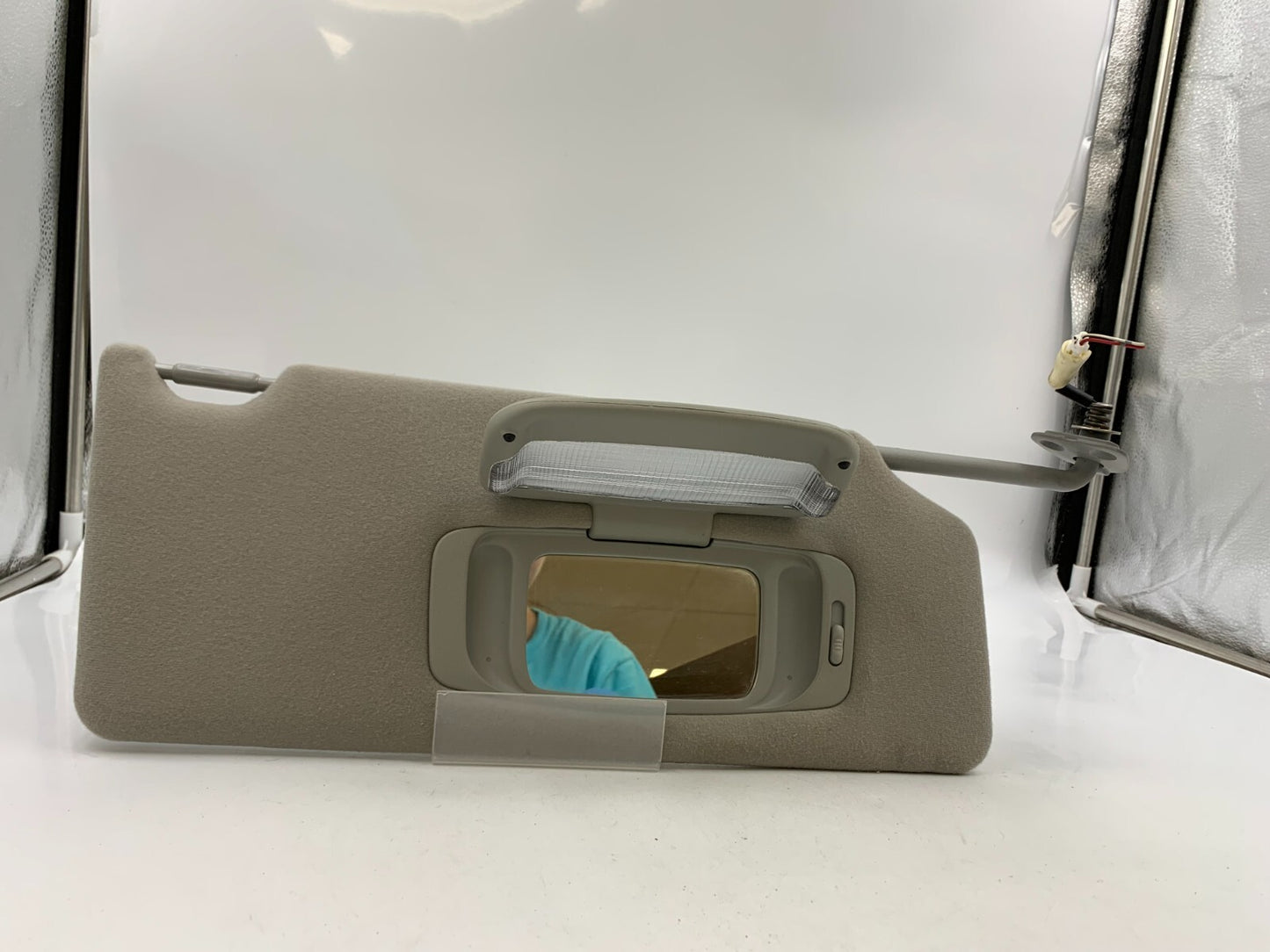 2005-2012 Toyota Avalon Passenger Sun Visor Gray Illumination OEM C04B31063