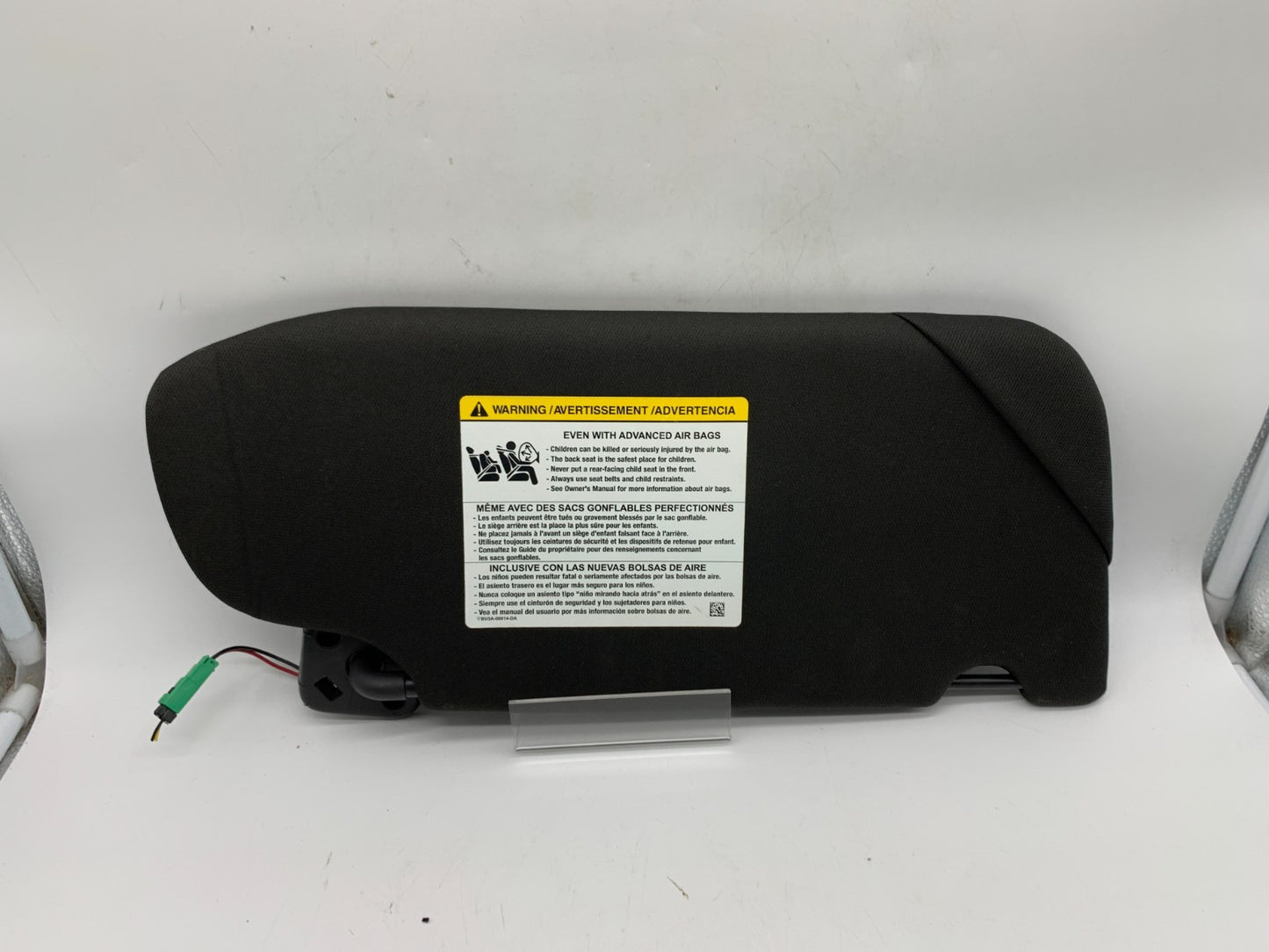 2013-2019 Ford Taurus Driver Sun Visor Illuminated Black OEM D03B42006