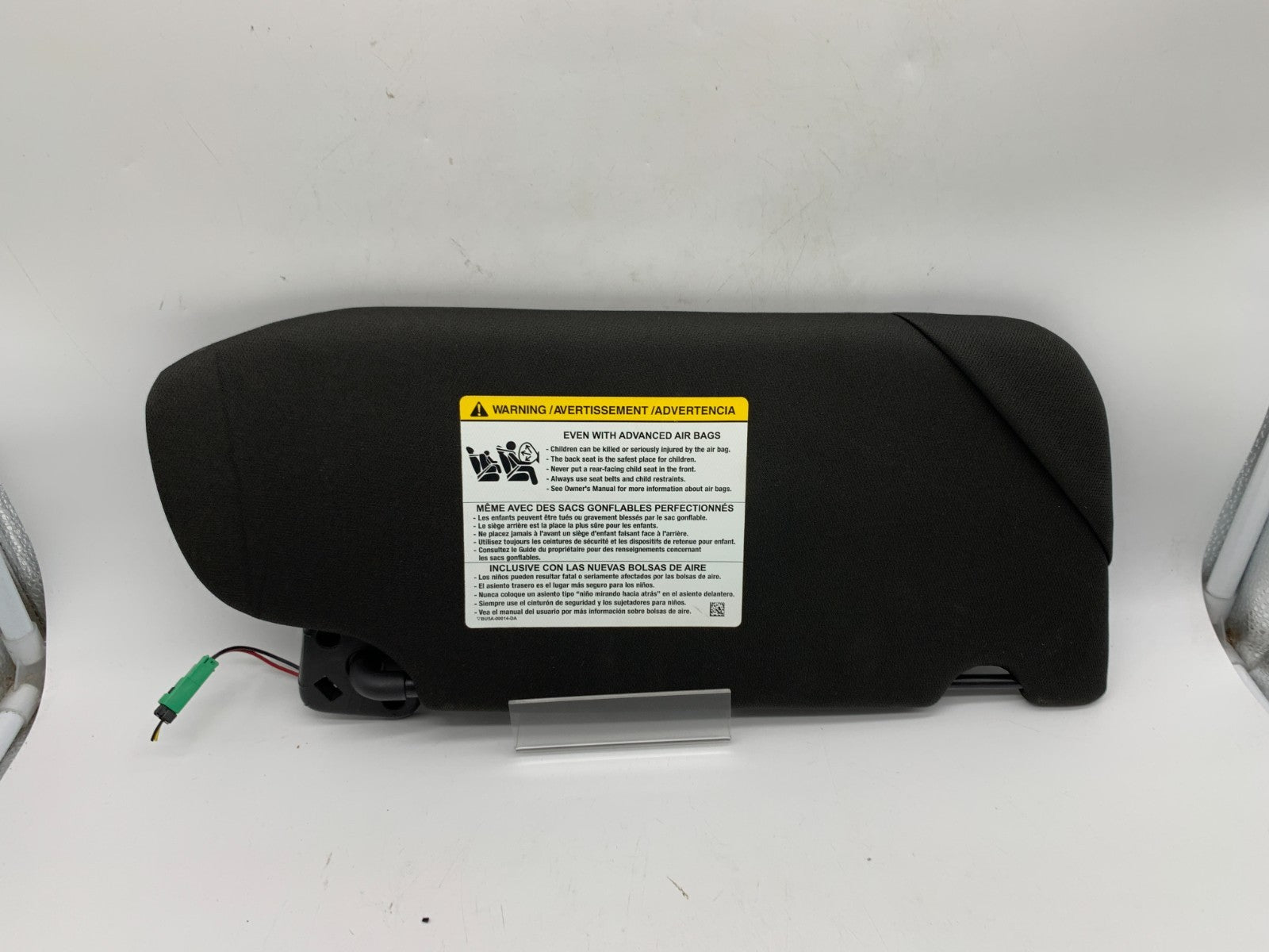 2013-2019 Ford Taurus Driver Sun Visor Illuminated Black OEM D03B42006