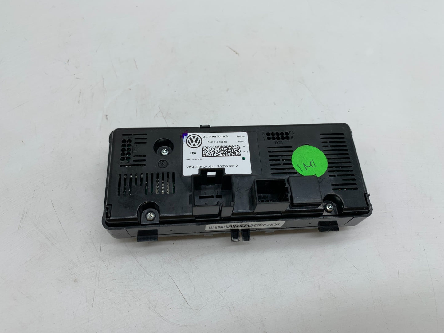 2018-2023 Volkswagen Atlas REAR AC Heater Climate Control Unit OEM D02B64011