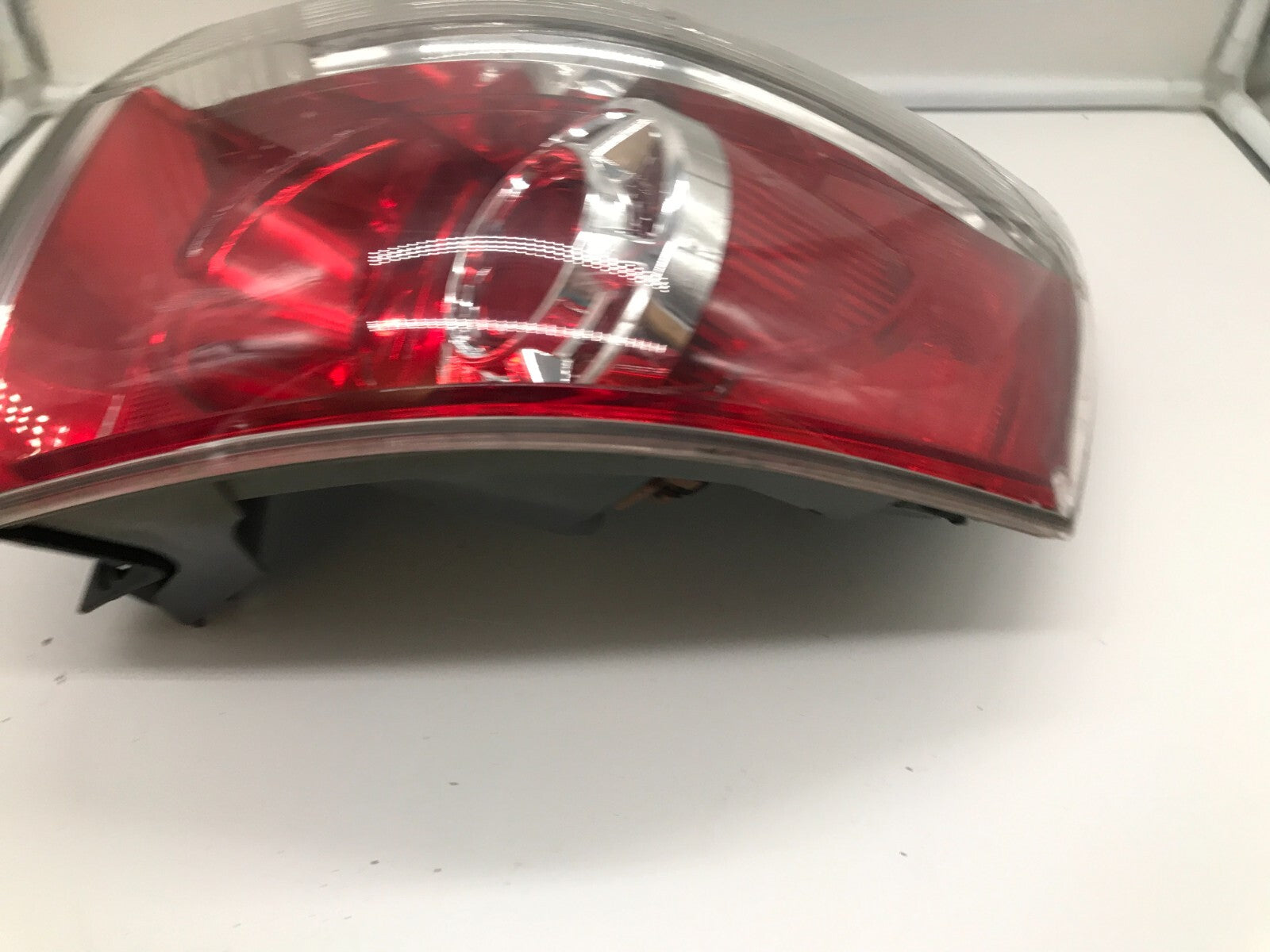 2007-2012 GMC Acadia Passenger Side Tail Light Taillight OEM C03B63002