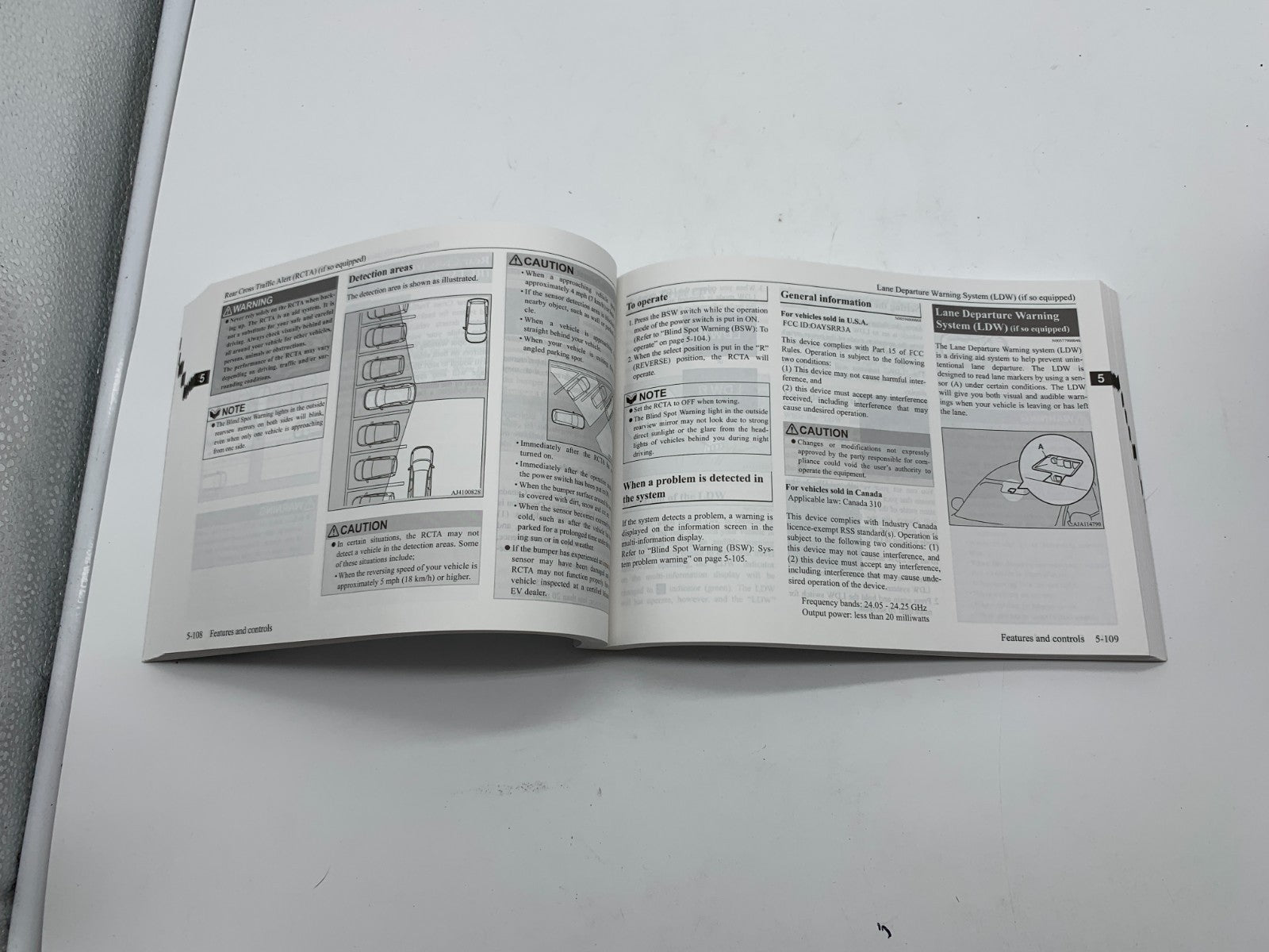 2018 Mitsubishi Outlander Owners Manual Set with Case OEM A01B41015