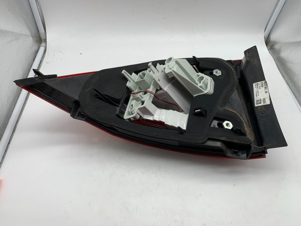 2014-2018 Volvo S60 Passenger Side Tail Light Taillight OEM C02B20013