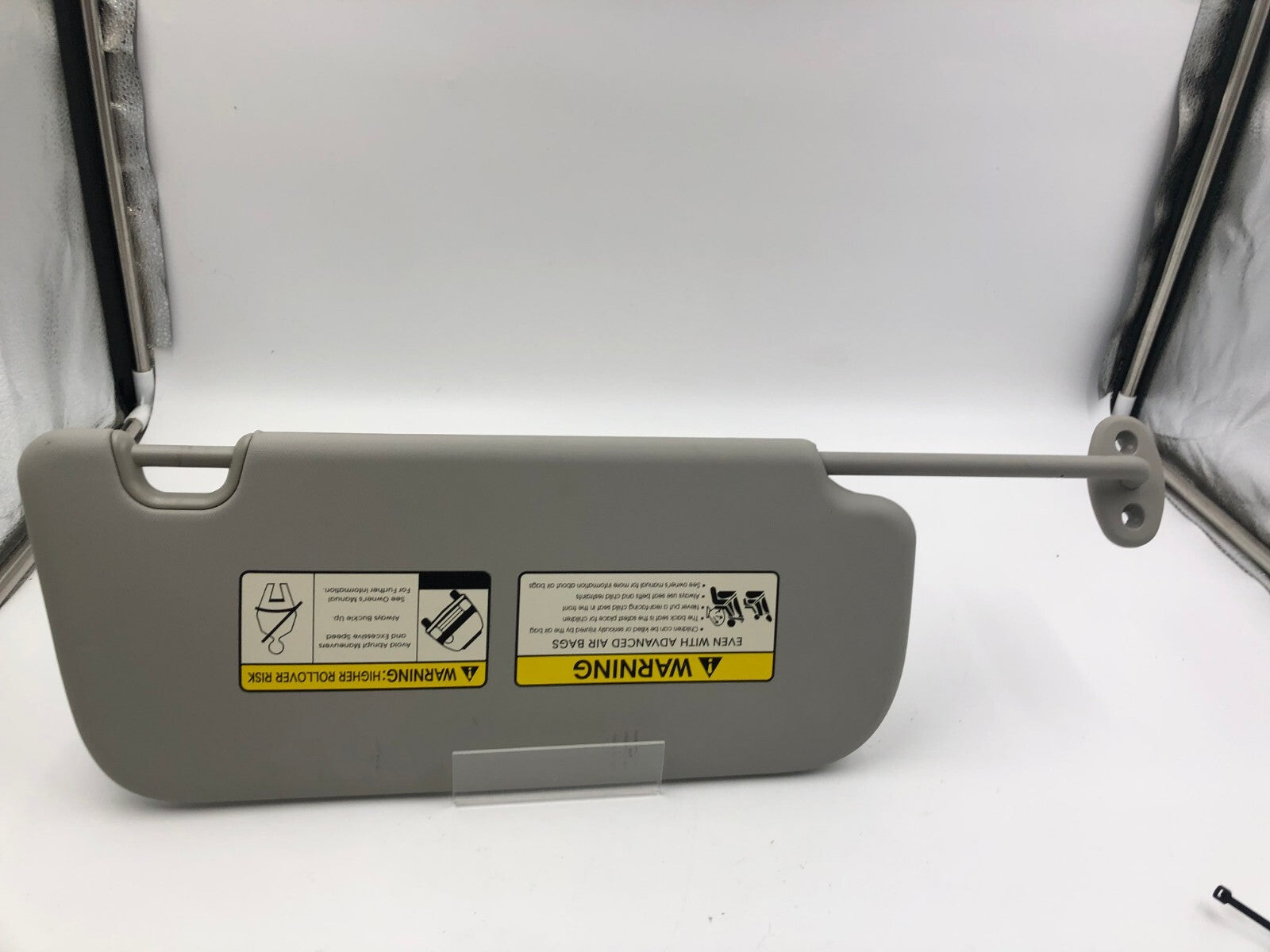 2014-2019 Kia Soul Driver Sun Visor Gray Illuminated OEM C03B23049