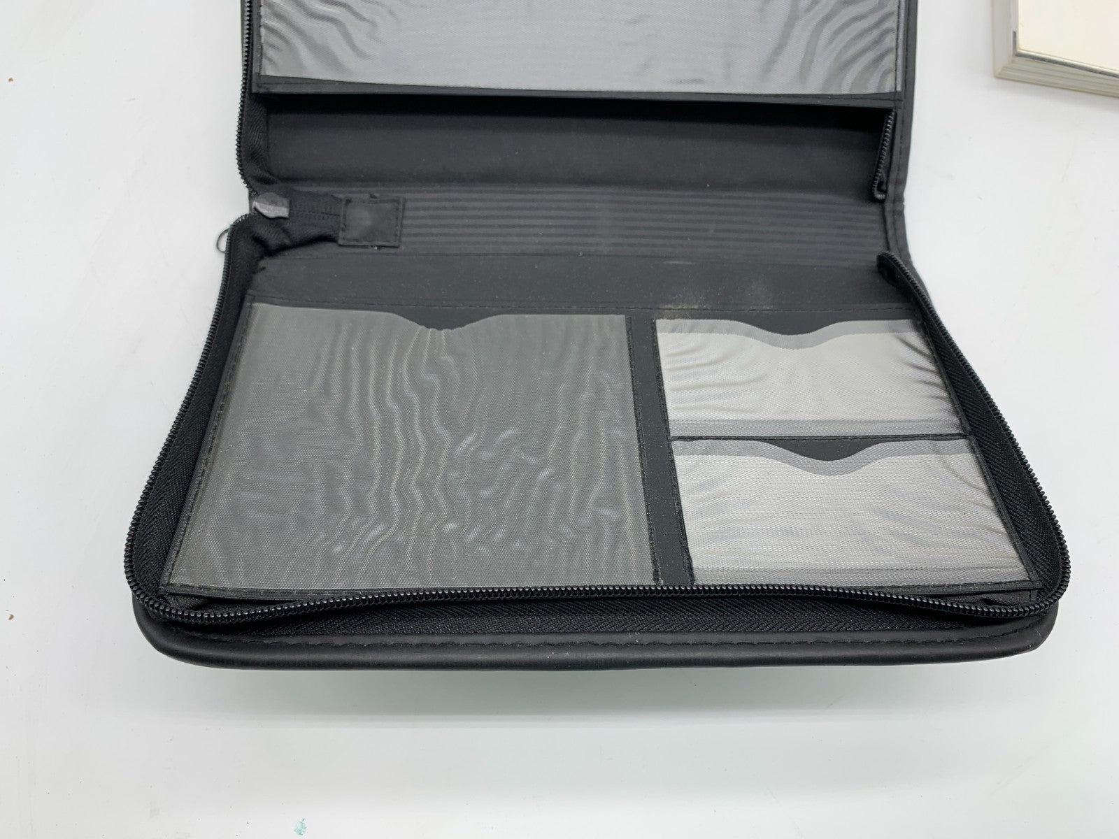 2004 Nissan Maxima Owners Manual Set with Case OEM C03B32010