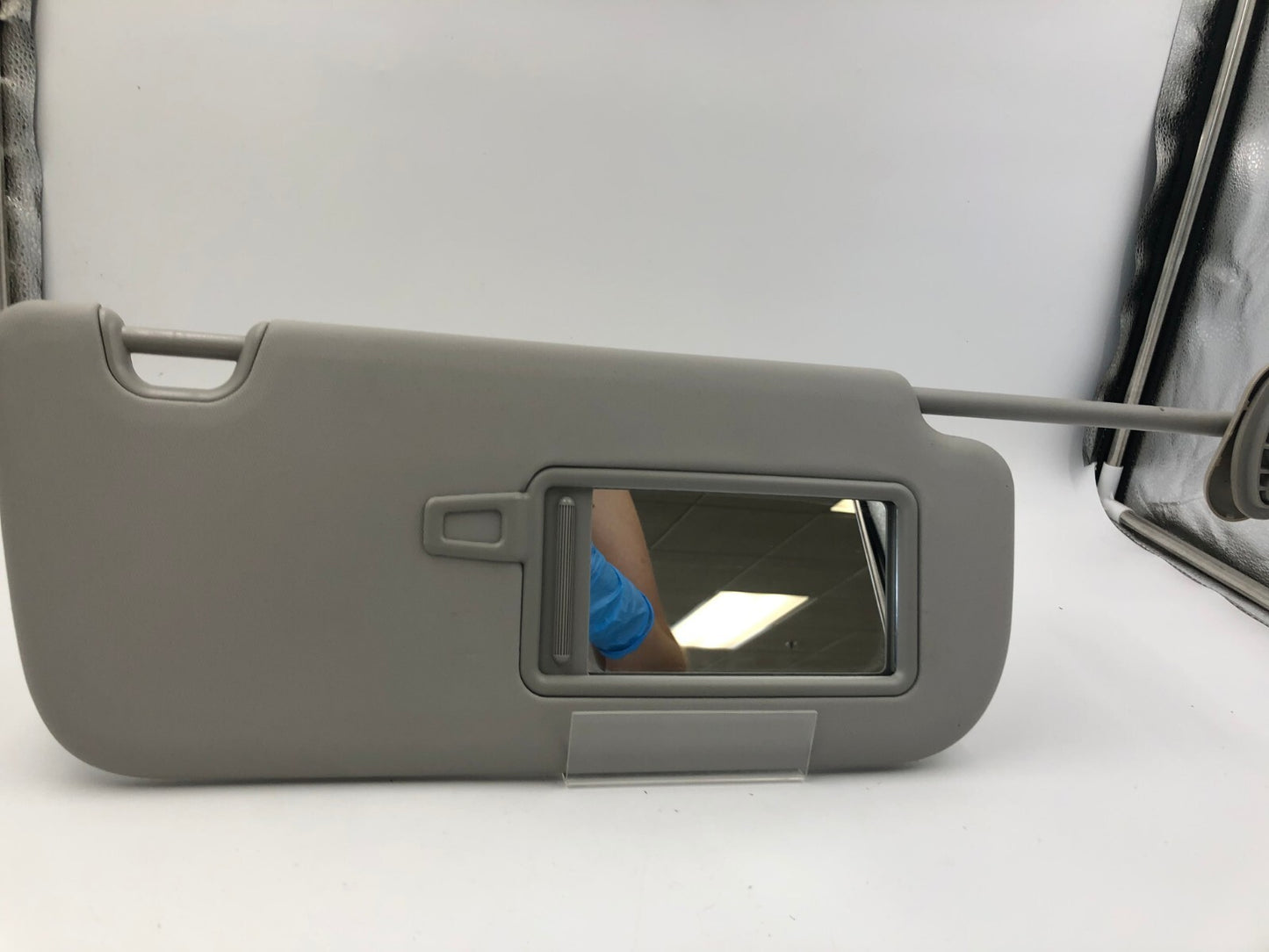 2014-2019 Kia Soul Passenger Sun Visor Gray Illuminated OEM C01B13031