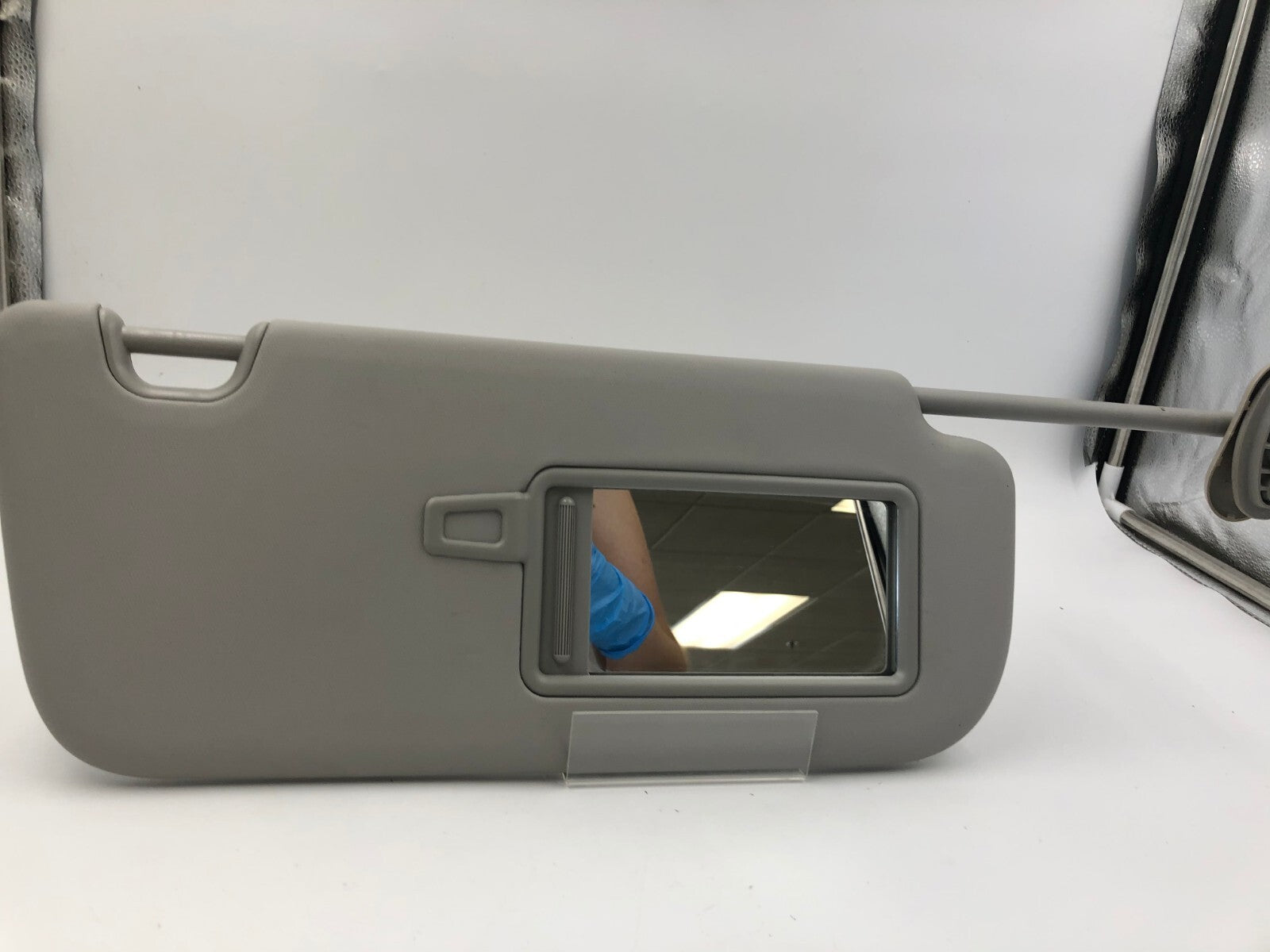 2014-2019 Kia Soul Passenger Sun Visor Gray Illuminated OEM C01B13031