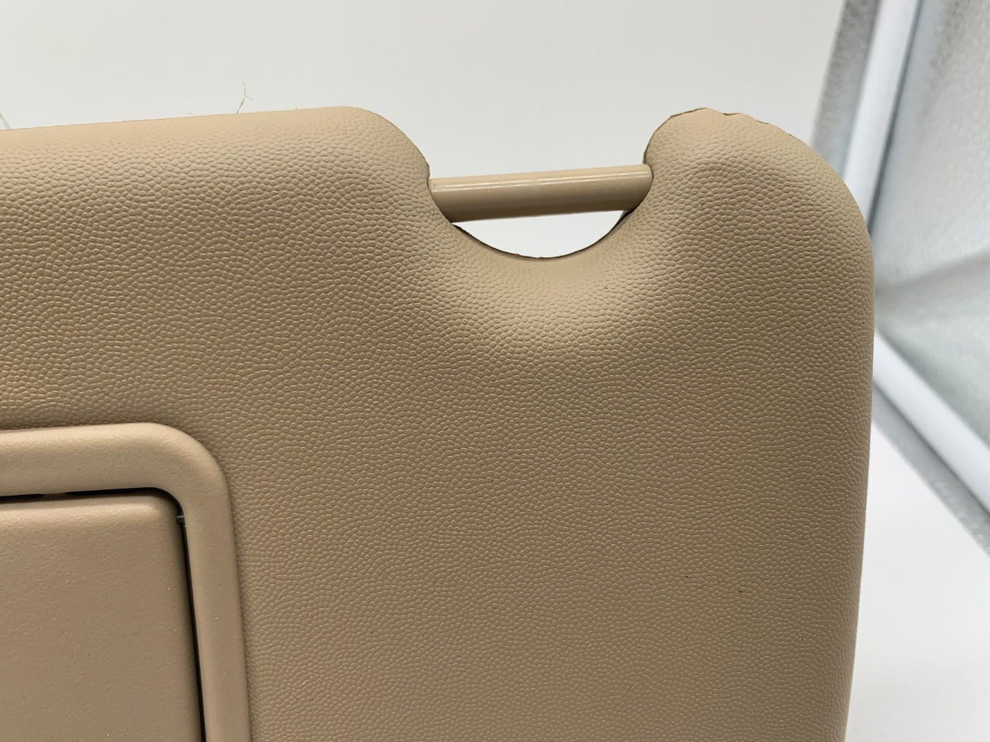 2003-2007 Cadillac CTS Driver Sun Visor Beige Illuminated OEM A01B40012