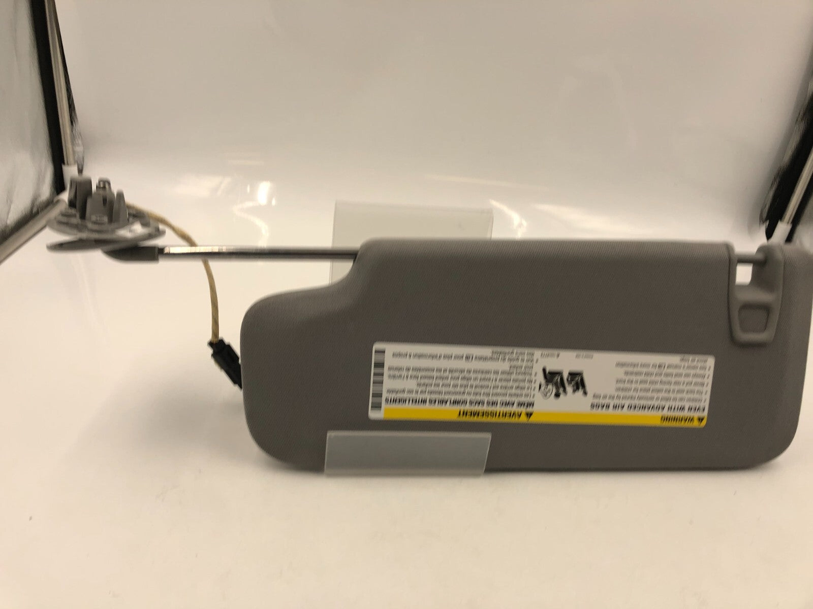 2016-2023 Chevrolet Malibu Passenger Sun Visor Illuminated OEM B01B49037