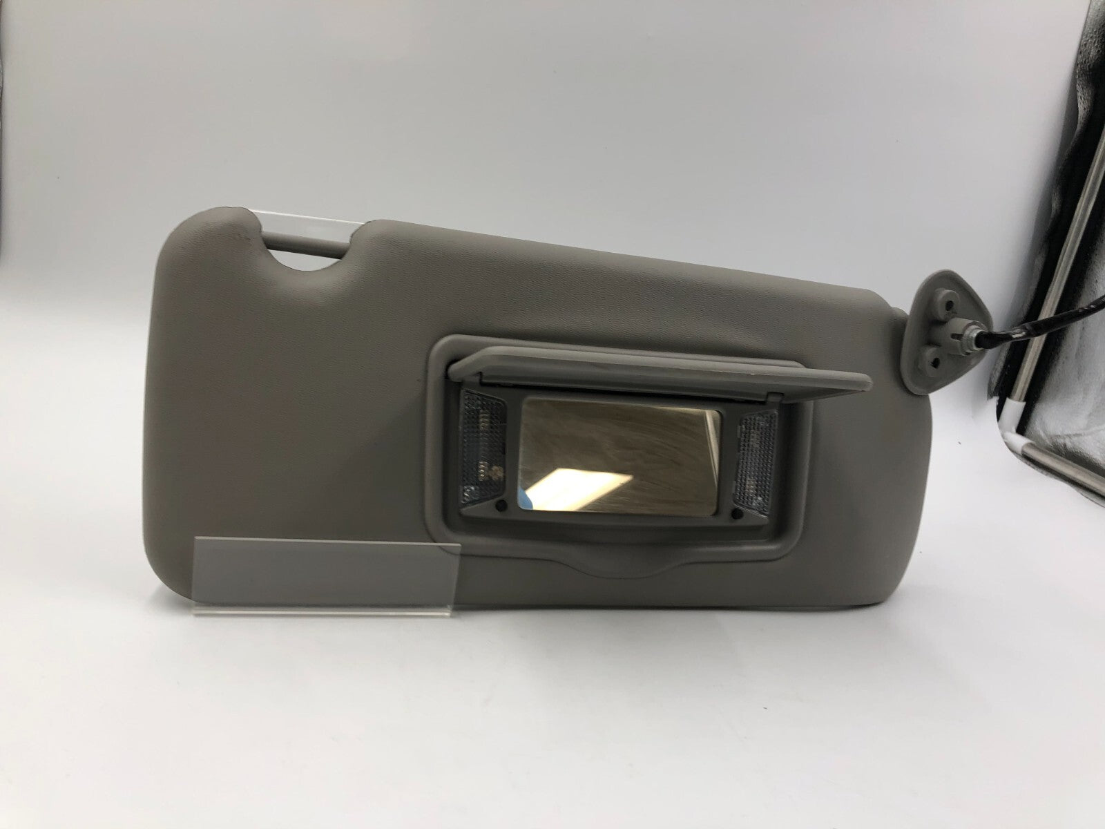 2003-2007 Cadillac CTS Passenger Sun Visor Gray Illuminated OEM C04B66003