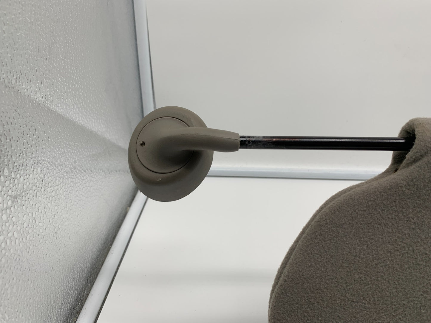 2002-2004 Chevrolet Trailblazer EXT Passenger Sun Visor Gray OEM E02B50024