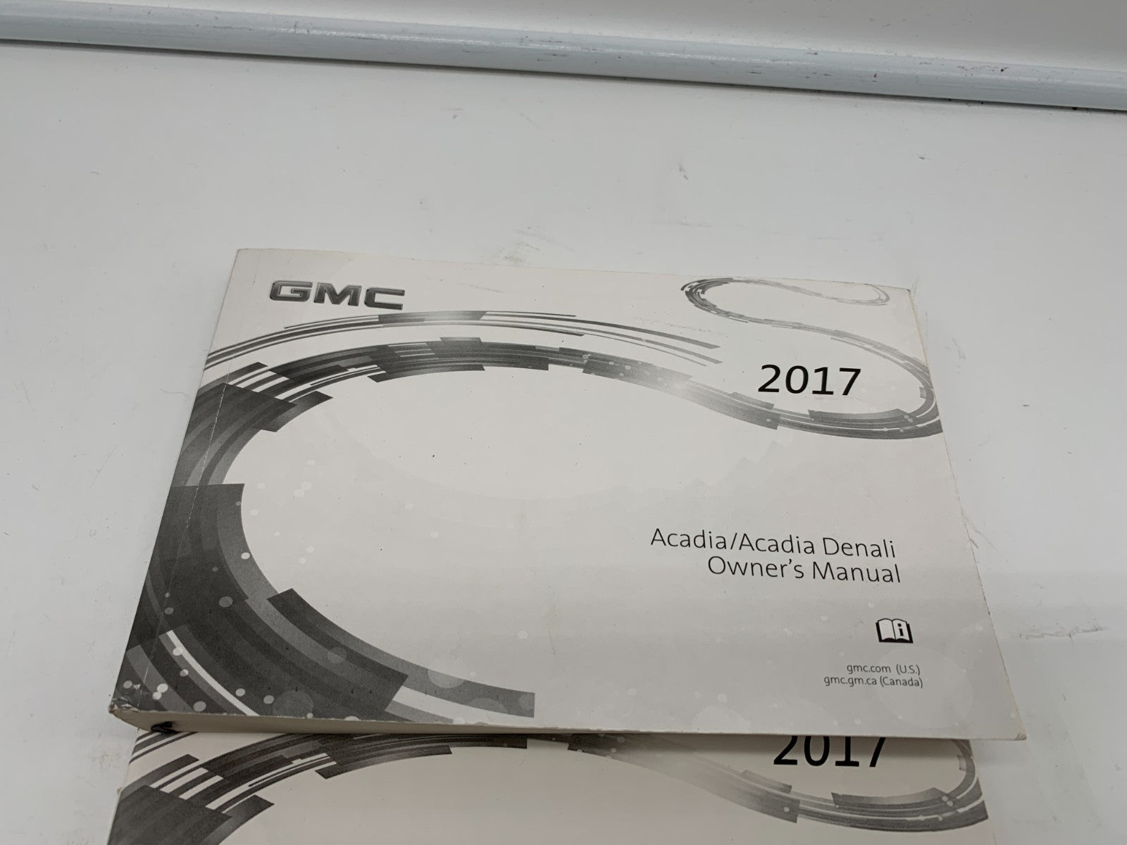2017 GMC Acadia Owners Manual Set OEM B04B25009
