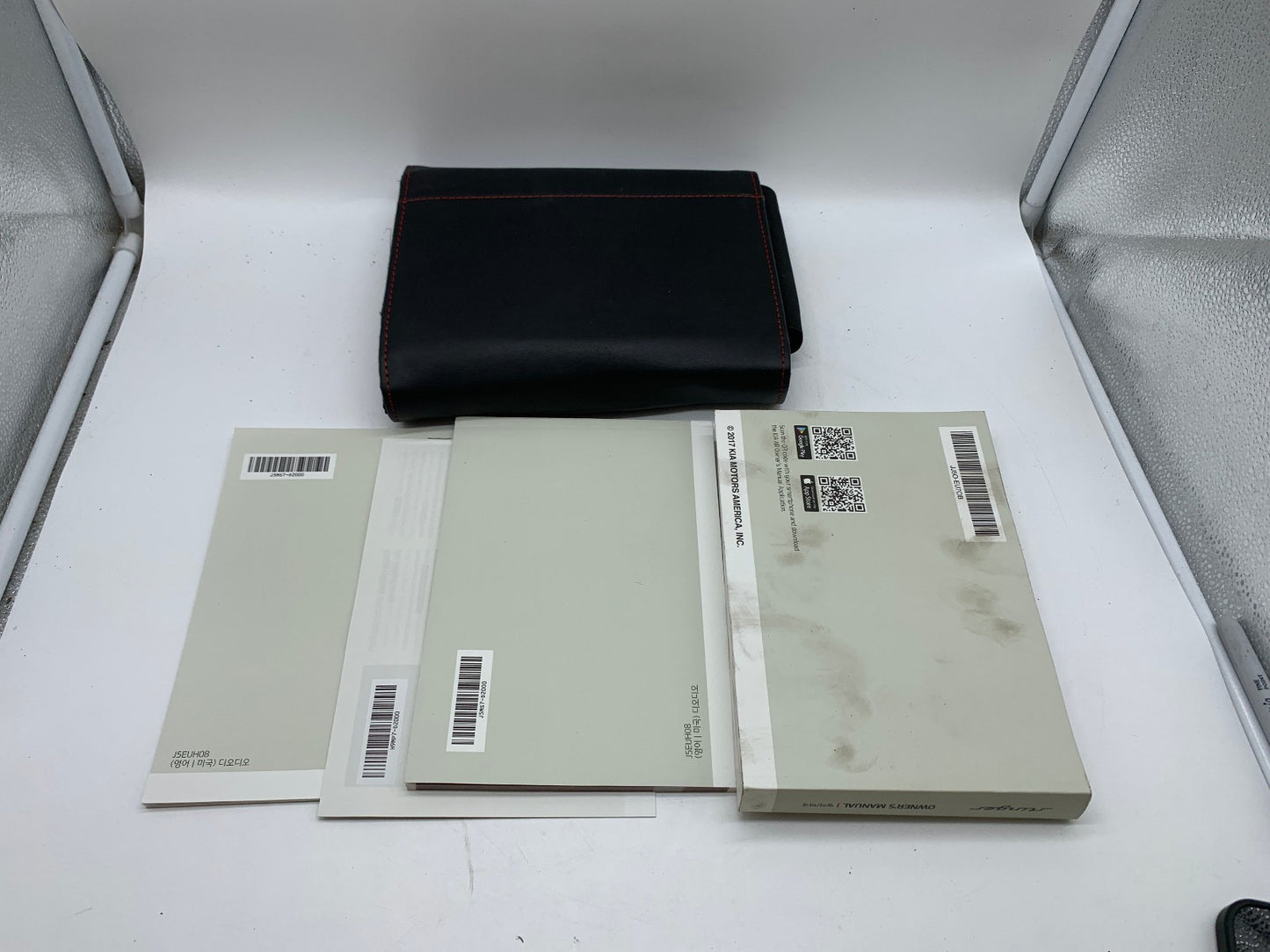 2018 Kia Stinger Owners Manual Set with Case OEM R01B01014
