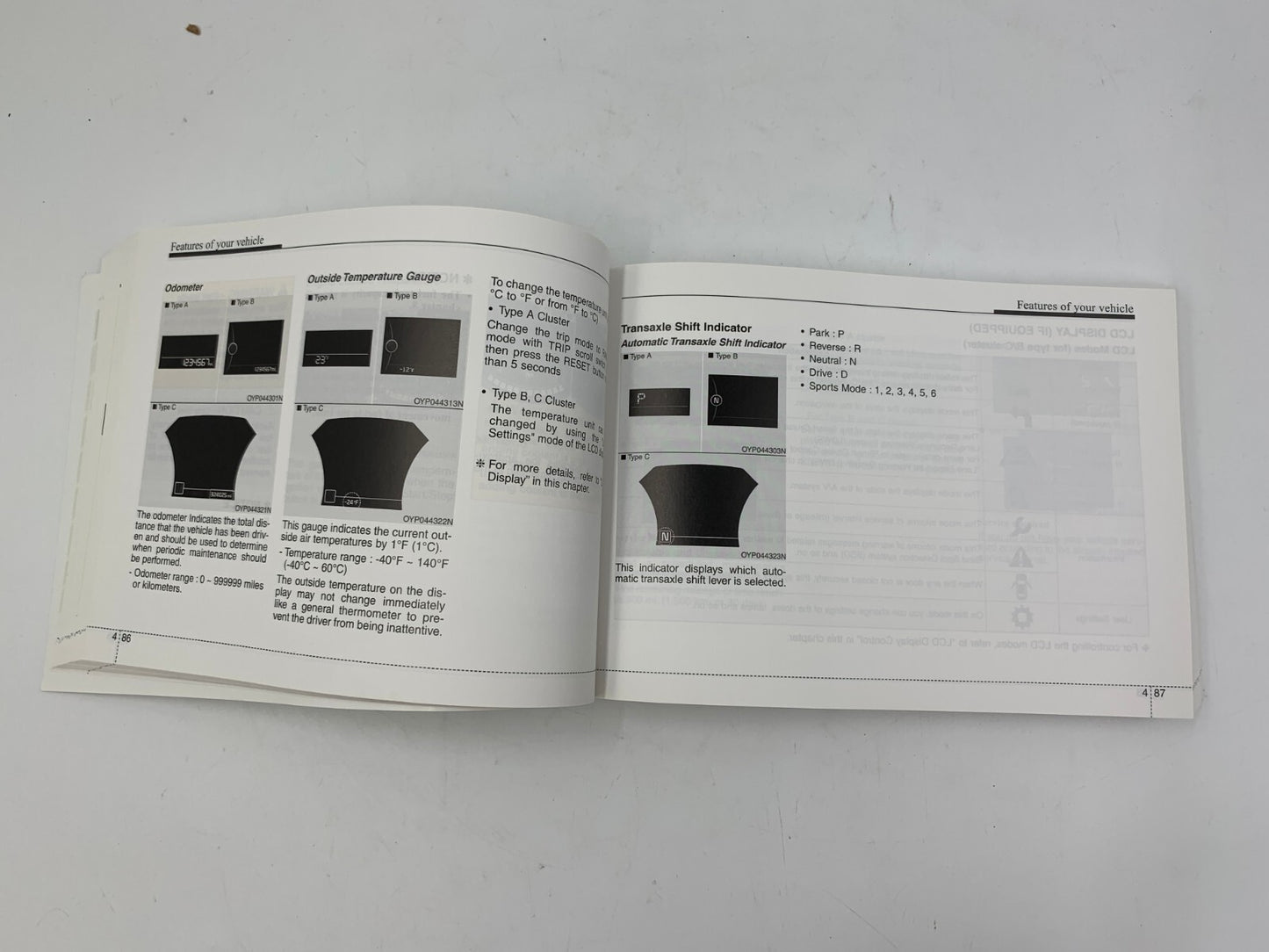 2017 Kia Sedona Owners Manual Set with Case OEM D02B64004