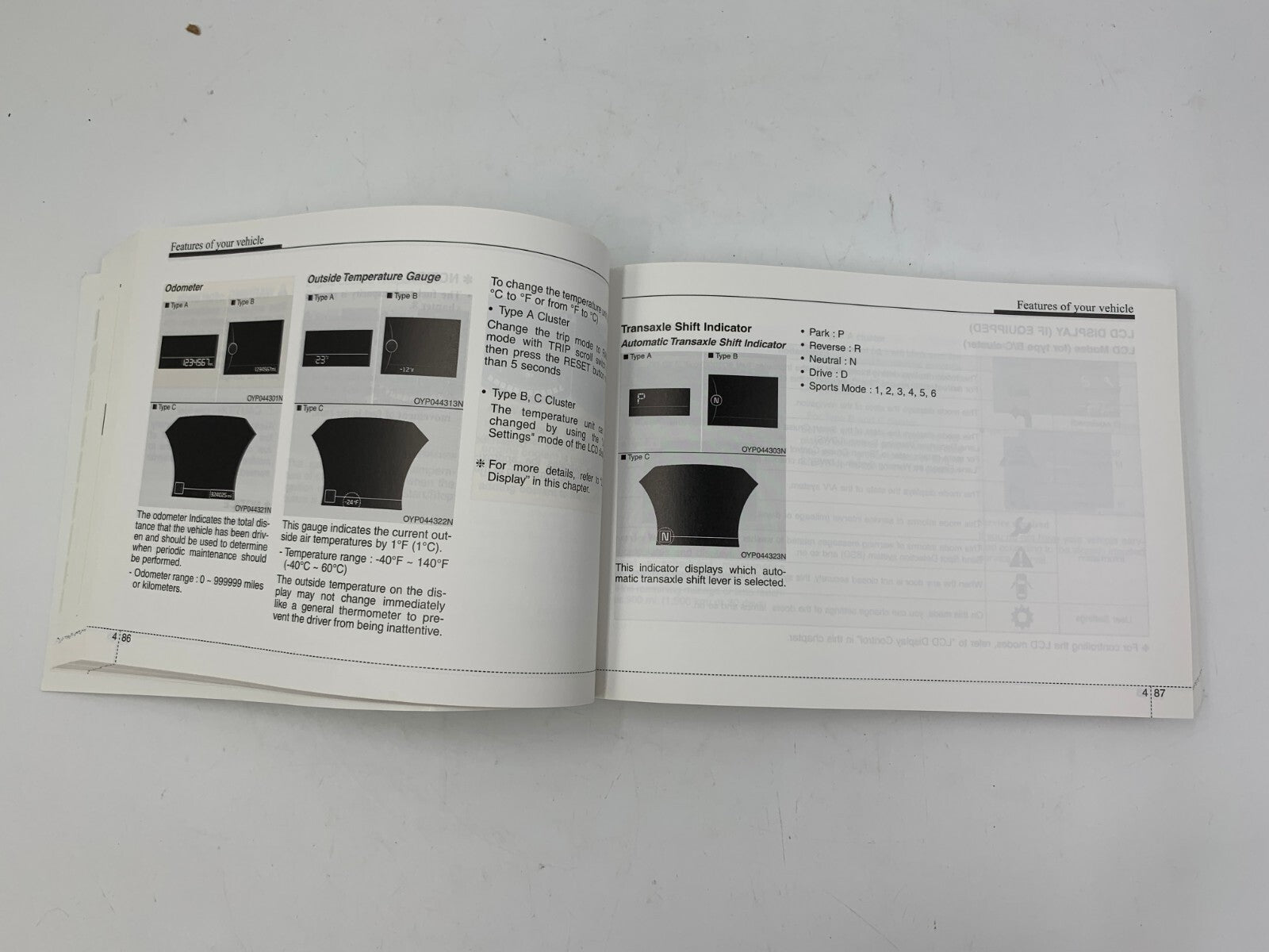 2017 Kia Sedona Owners Manual Set with Case OEM D02B64004