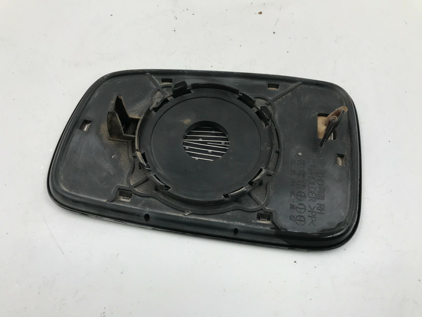 2009 Kia Sorento Passenger Side View Power Door Mirror Glass Only OEM