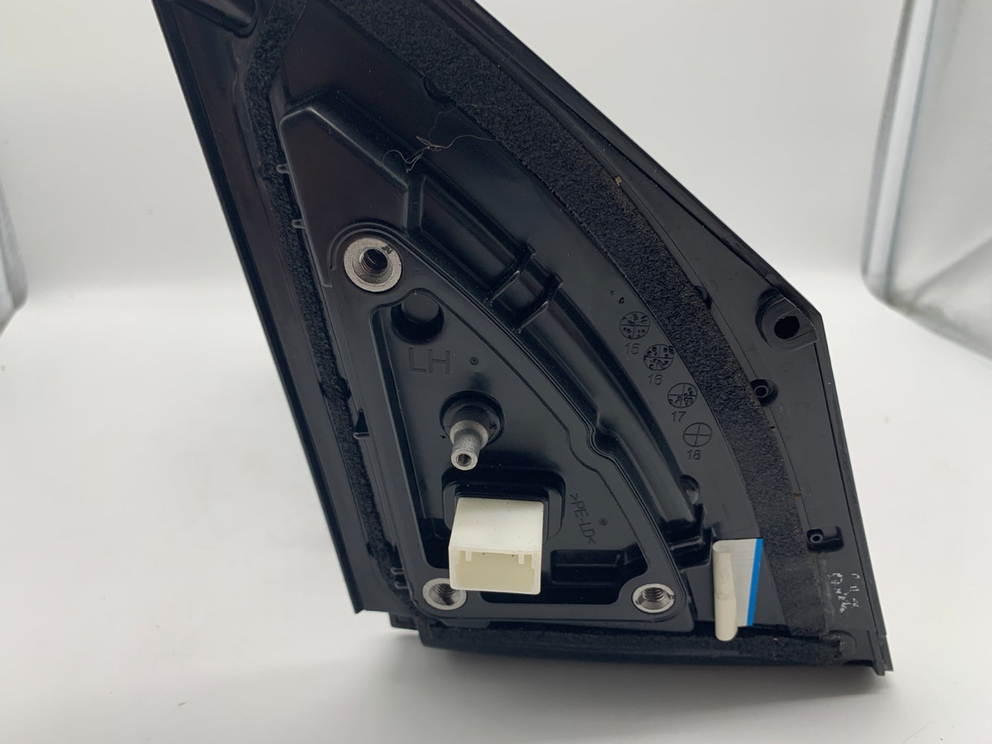 2016-2018 Hyundai Tucson Driver Side View Power Door Mirror Black BSA OEM C04B44