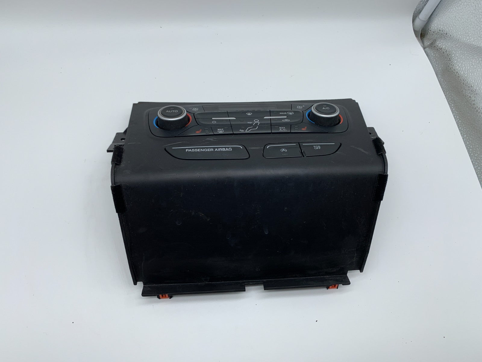 2018-2019 Ford Escape AC Heater Climate Control Unit OEM C03B57009