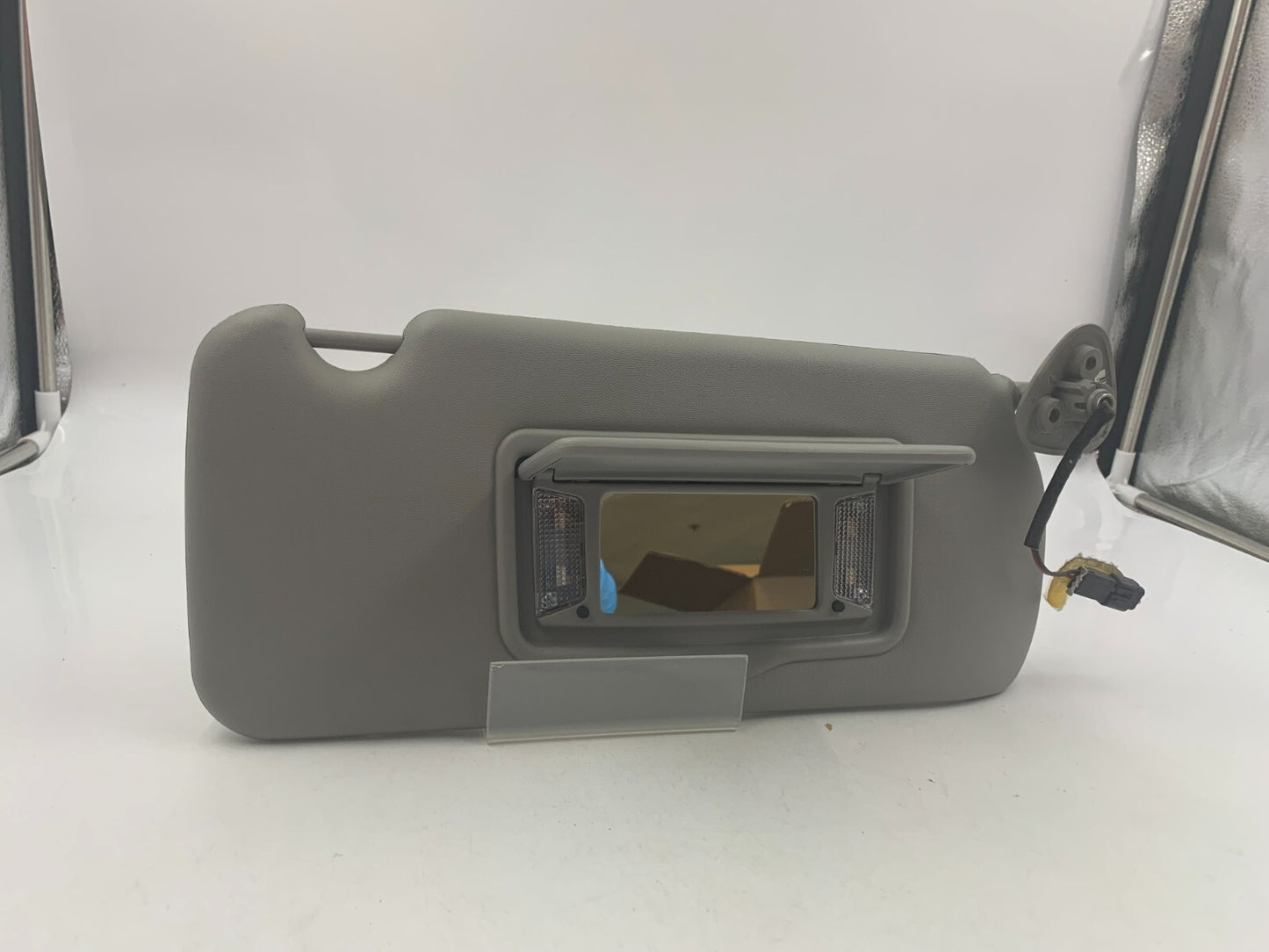 2007-2009 Cadillac SRX Passenger Sun Visor Illuminated Gray OEM D02B33080