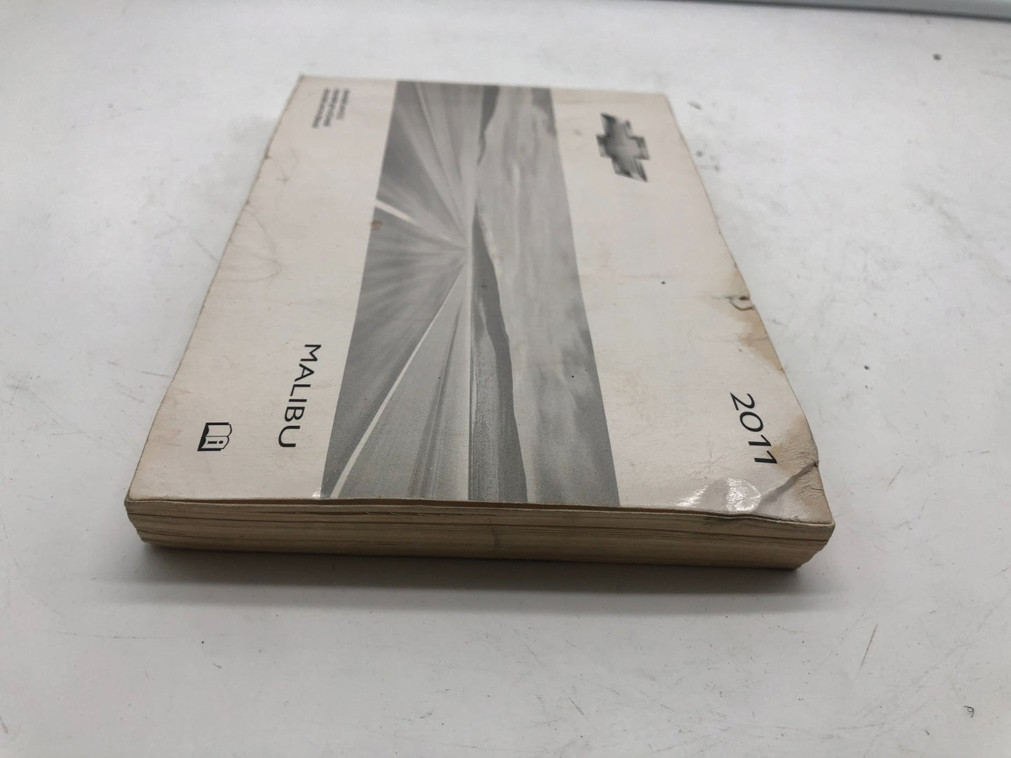 2011 Chevrolet Malibu Owners Manual OEM B03B41077