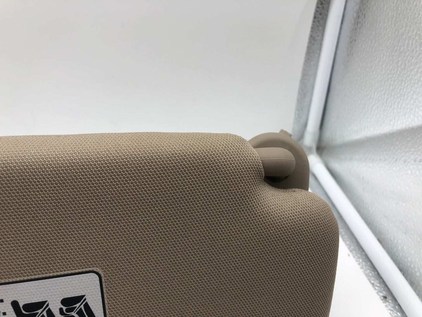 2013-2019 Hyundai Santa Fe Driver Sun Visor Beige Illuminated OEM A01B36002