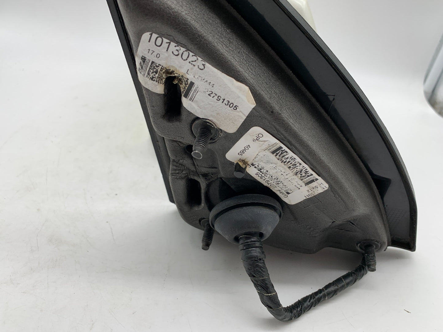 2009-2014 Chevrolet Traverse Driver Power Door Mirror White OEM B03B28005