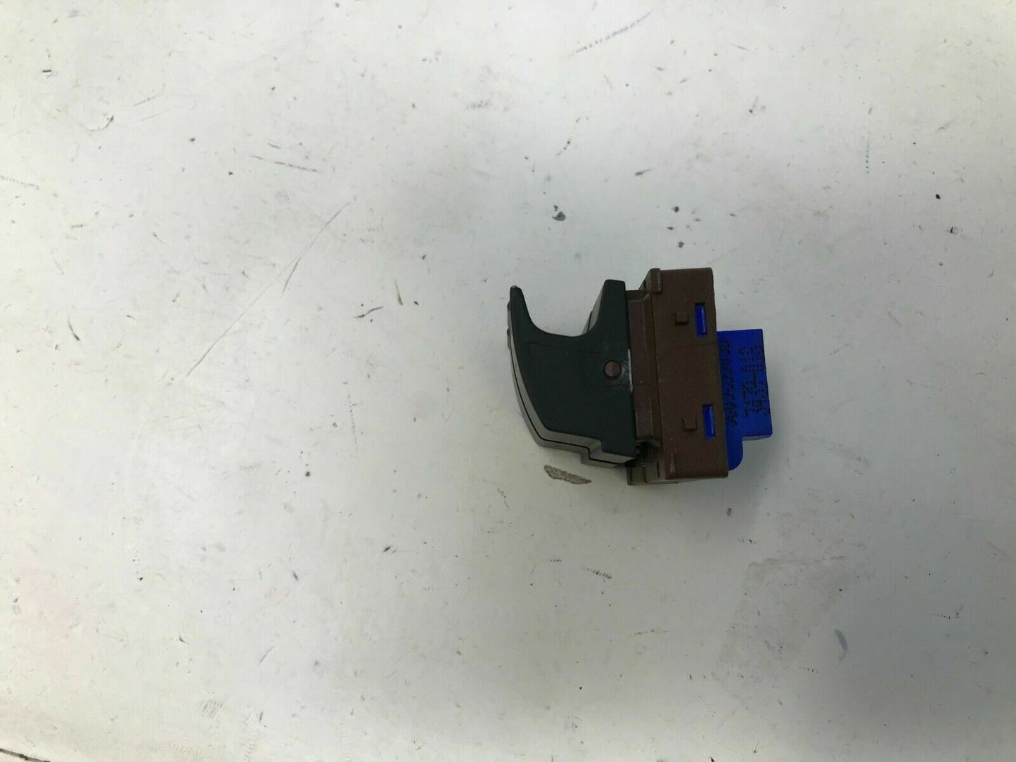 2009-2011 Volkswagen CC Master Power Window Switch OEM C02B13004