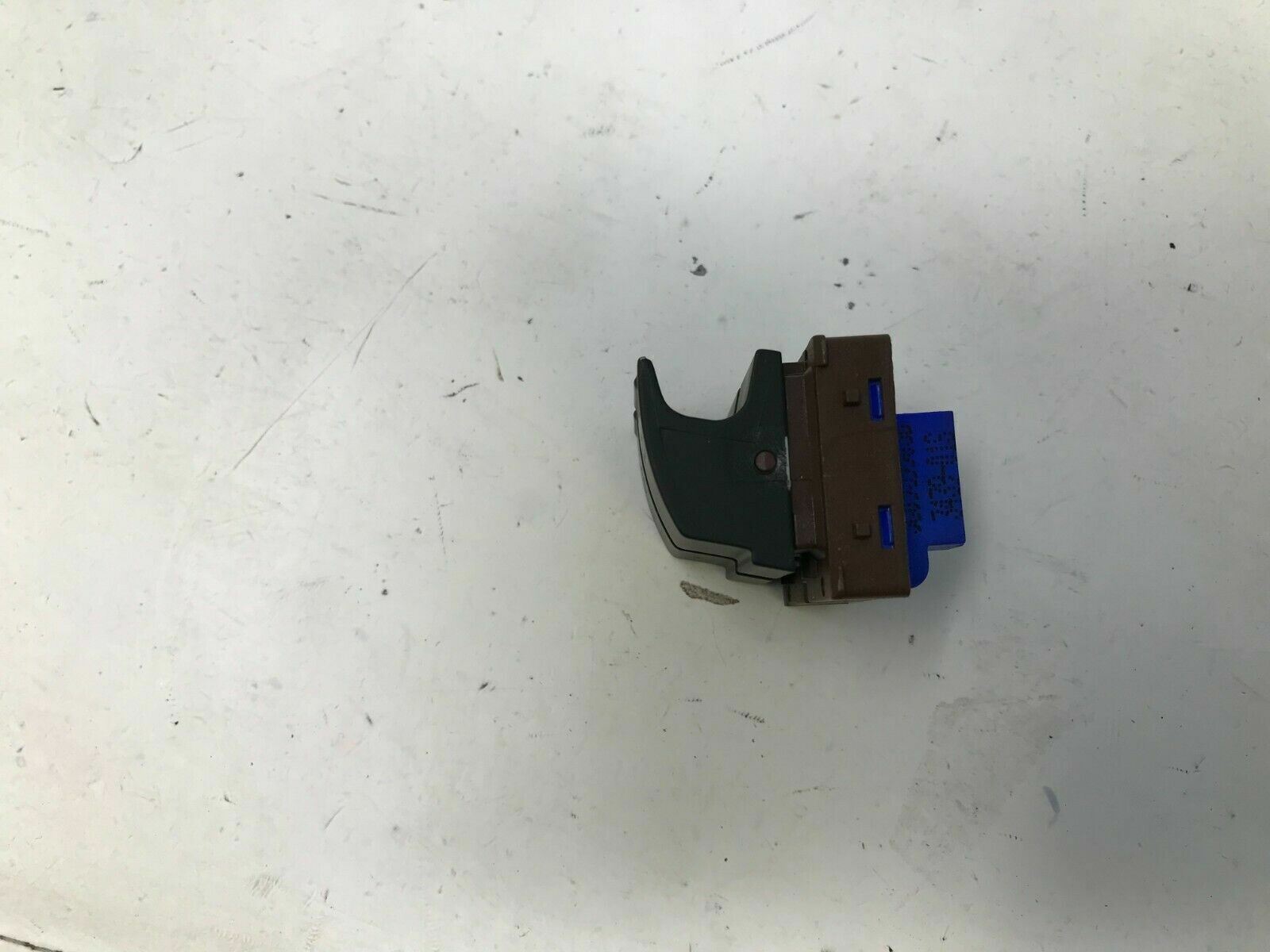 2009-2011 Volkswagen CC Master Power Window Switch OEM C02B13004