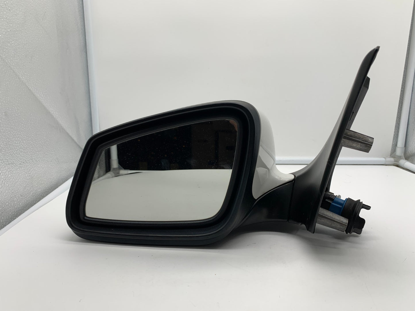 2011-2012 BMW 535i Driver Side View Power Door Mirror White OEM C03B61018