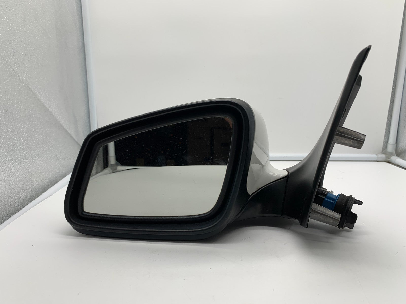 2011-2012 BMW 535i Driver Side View Power Door Mirror White OEM C03B61018