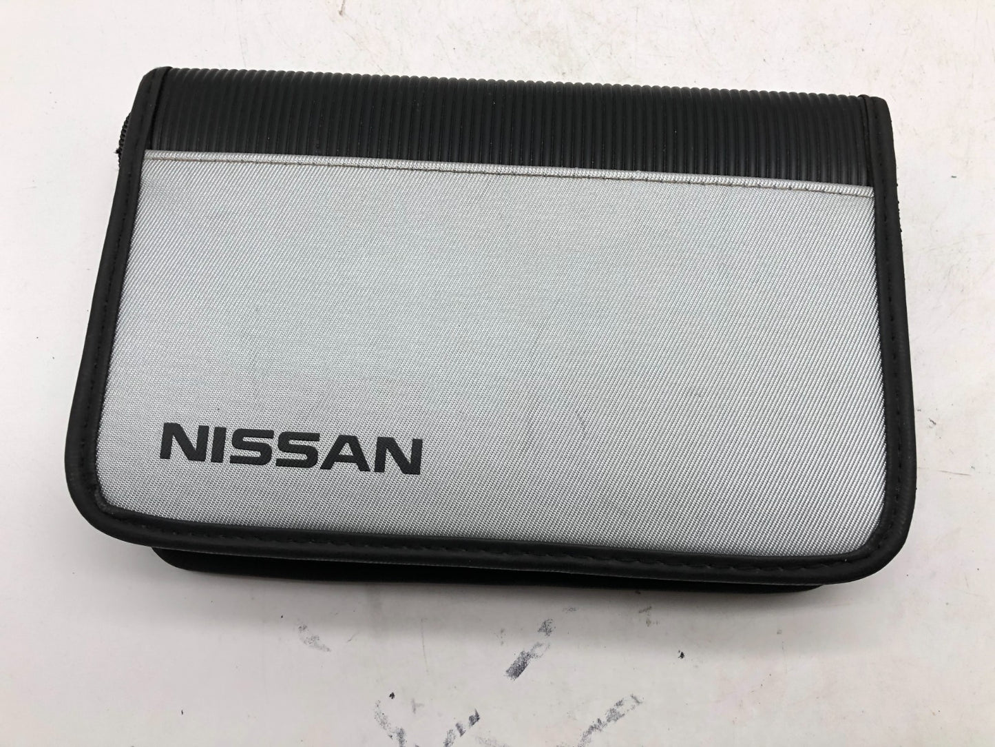 2006 Nissan Altima Owners Manual Set with Case OEM B04B33003