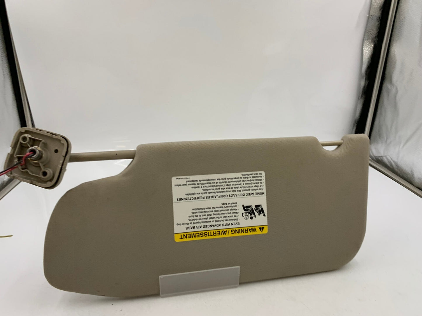 2010-2012 Lincoln MKT Passenger Sun Visor Beige illuminated OEM B01B02004