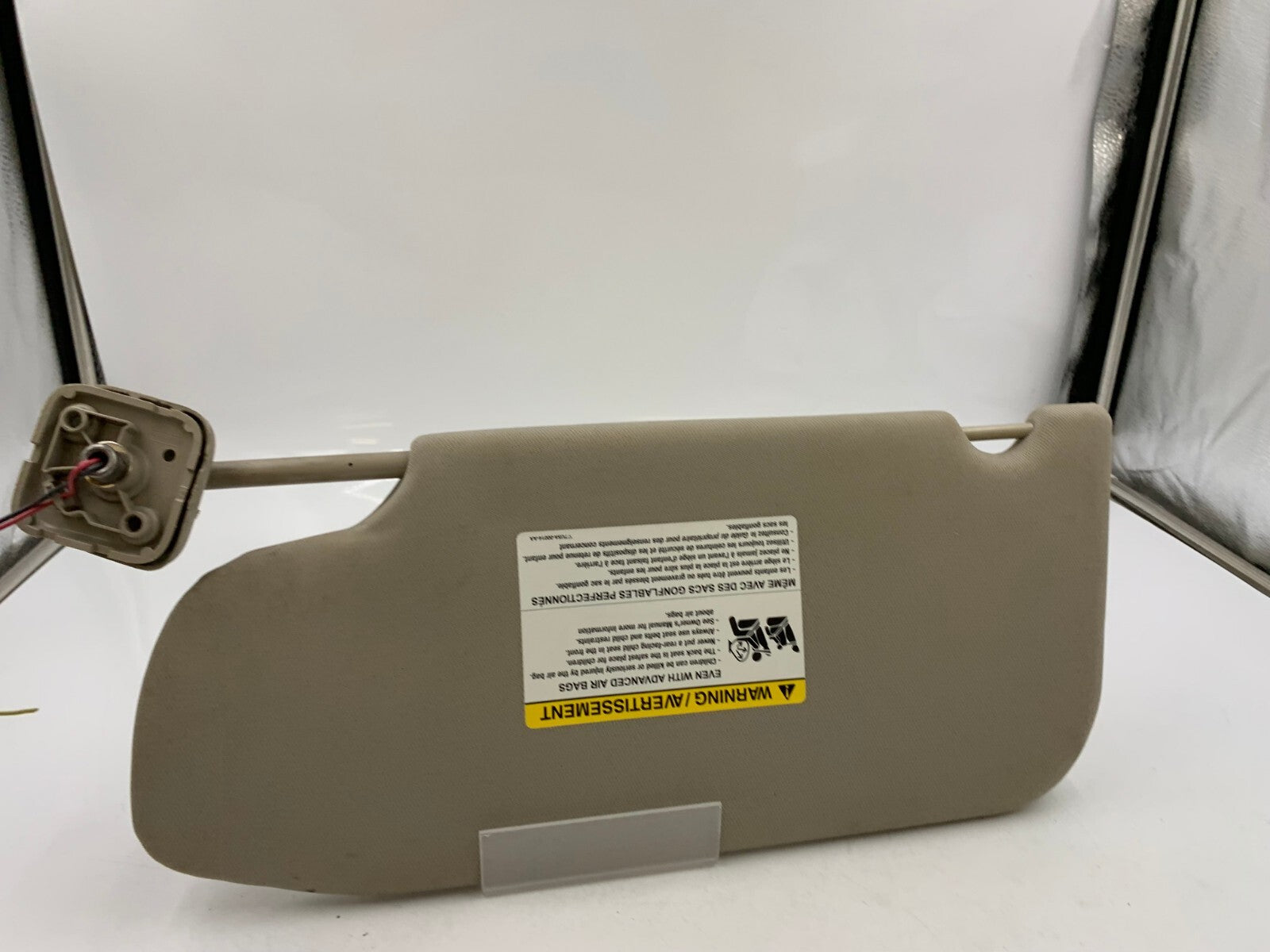 2010-2012 Lincoln MKT Passenger Sun Visor Beige illuminated OEM B01B02004