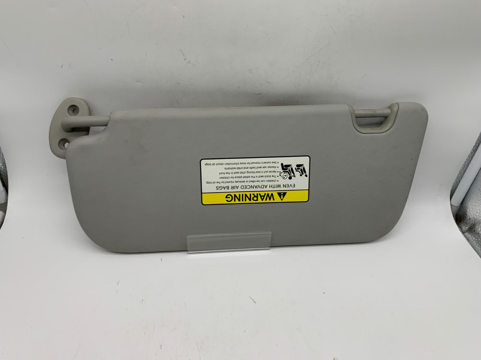 2014-2019 Kia Soul Passenger Sun Visor Illuminated Gray OEM A04B42007