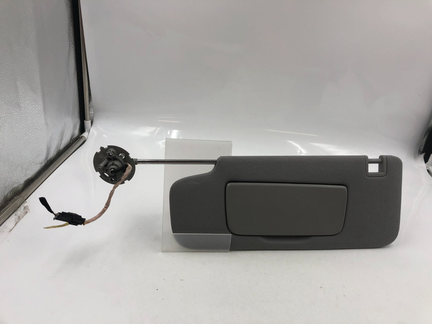 2018-2019 Chevrolet Equinox Driver Sun Visor Gray Illuminated D02B33084