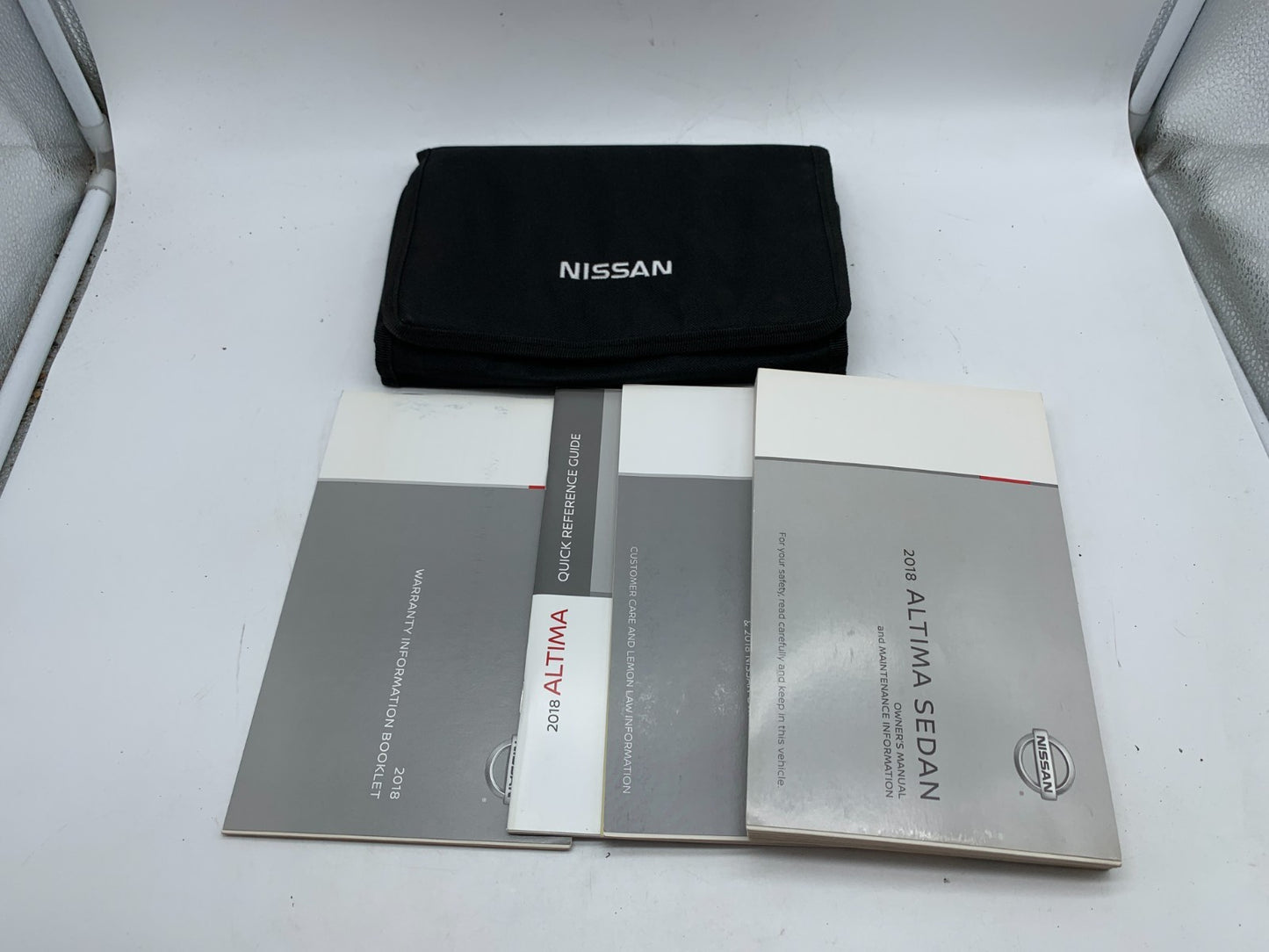 2018 Nissan Altima Sedan Owners Manual Set With Case OEM A04B05014