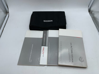 2018 Nissan Altima Sedan Owners Manual Set With Case OEM A04B05014