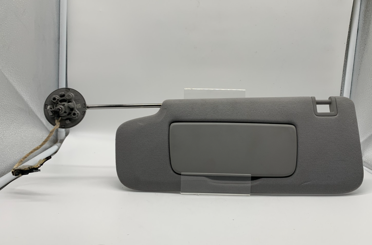 2018-2019 Chevrolet Equinox Driver Sun Visor Illuminated Gray D01B22007