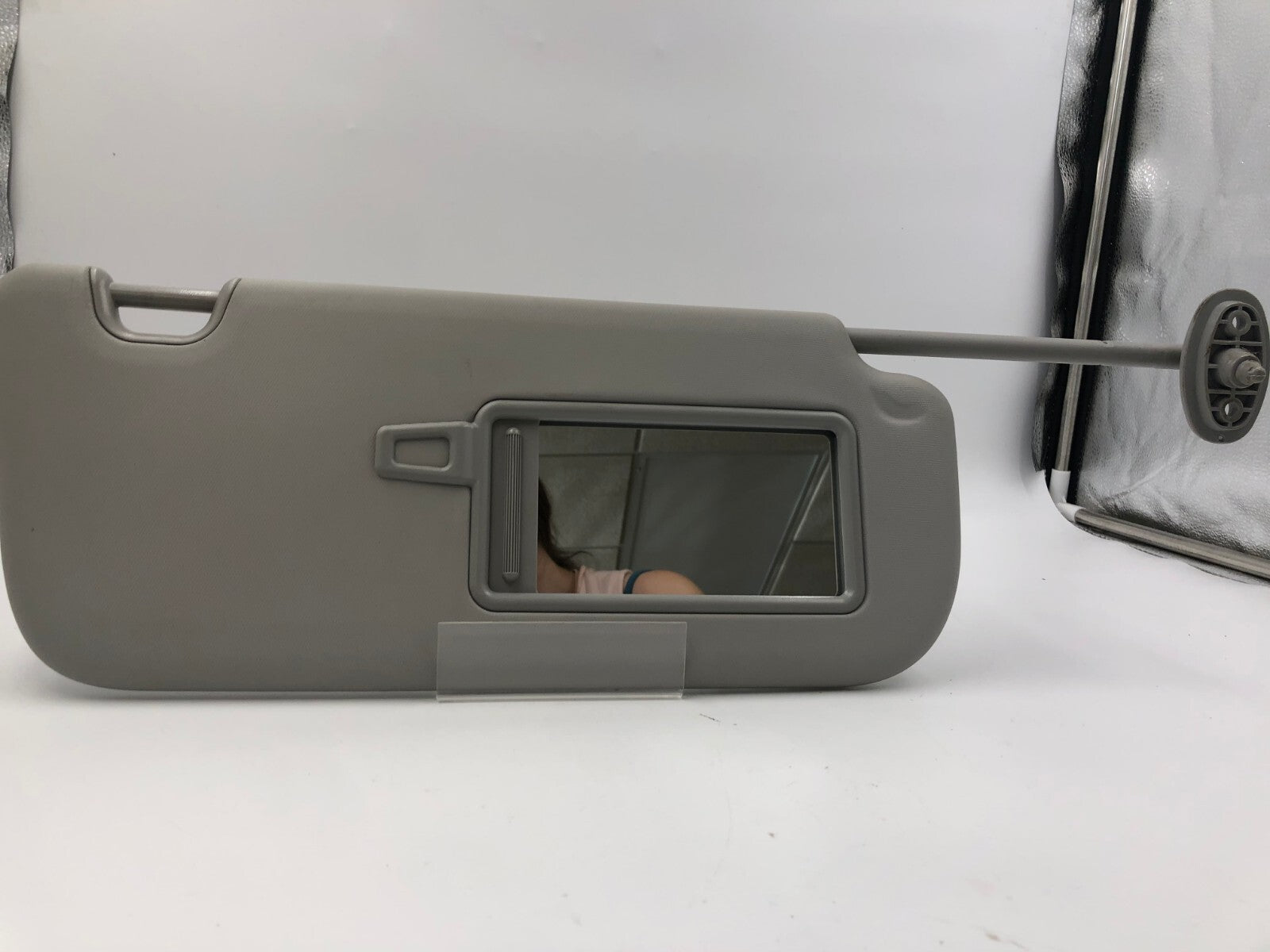 2014-2019 Kia Soul Passenger Sun Visor Illuminated Gray OEM C01B11051