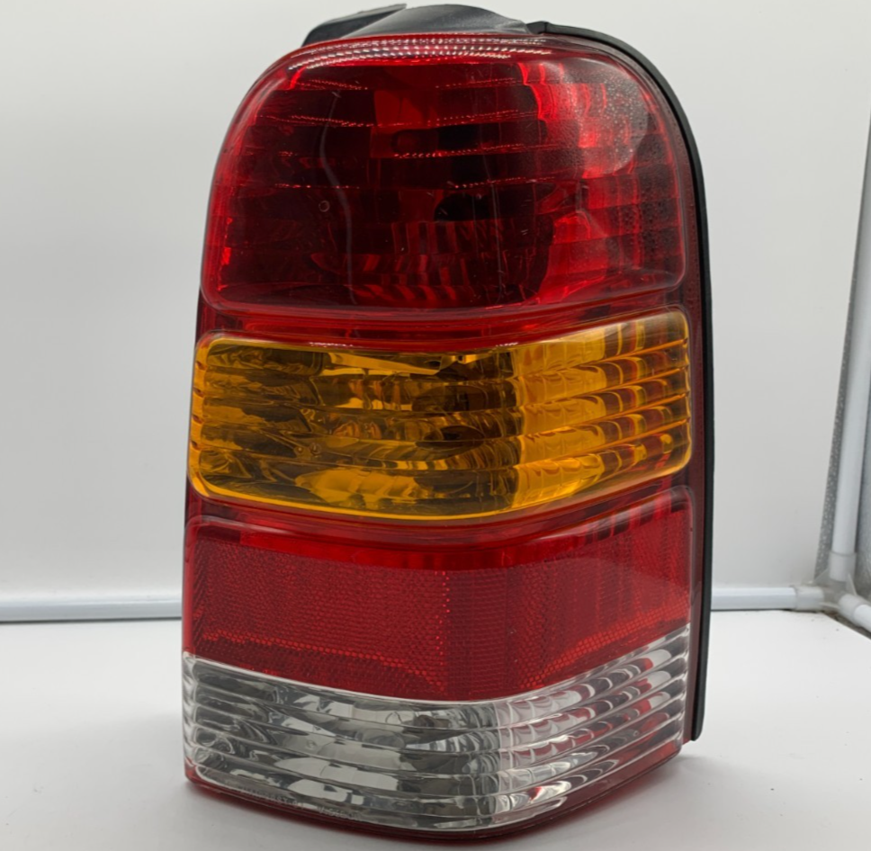 2001-2007 Ford Escape Passenger Side Tail Light Taillight OEM E02B36002