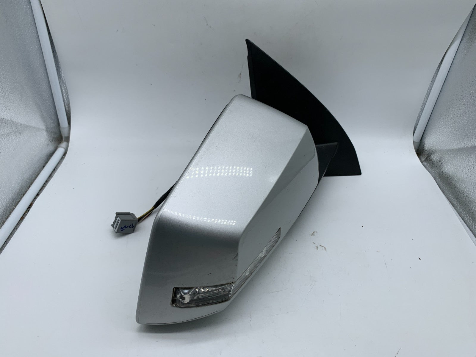 2009-2014 Chevrolet Traverse Passenger Power Door Mirror Silver OEM A04B06001