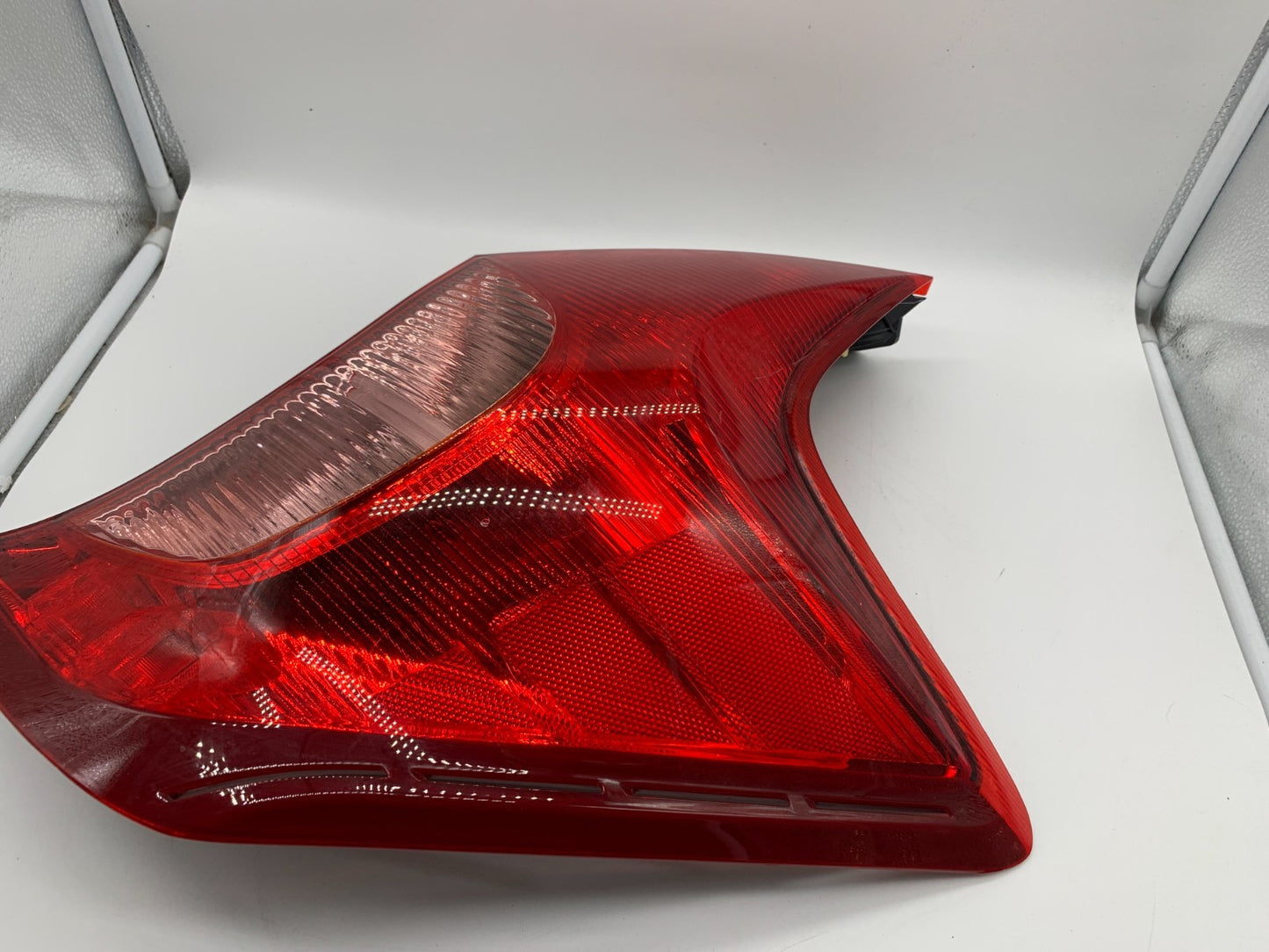 2014-2019 Nissan Versa Hatchback Passenger Side Tail Light Taillight A01B13001