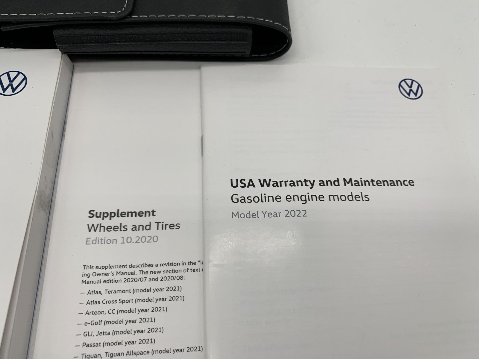 2022 Volkswagen Atlas Owners Manual Set with Case OEM C02B14054